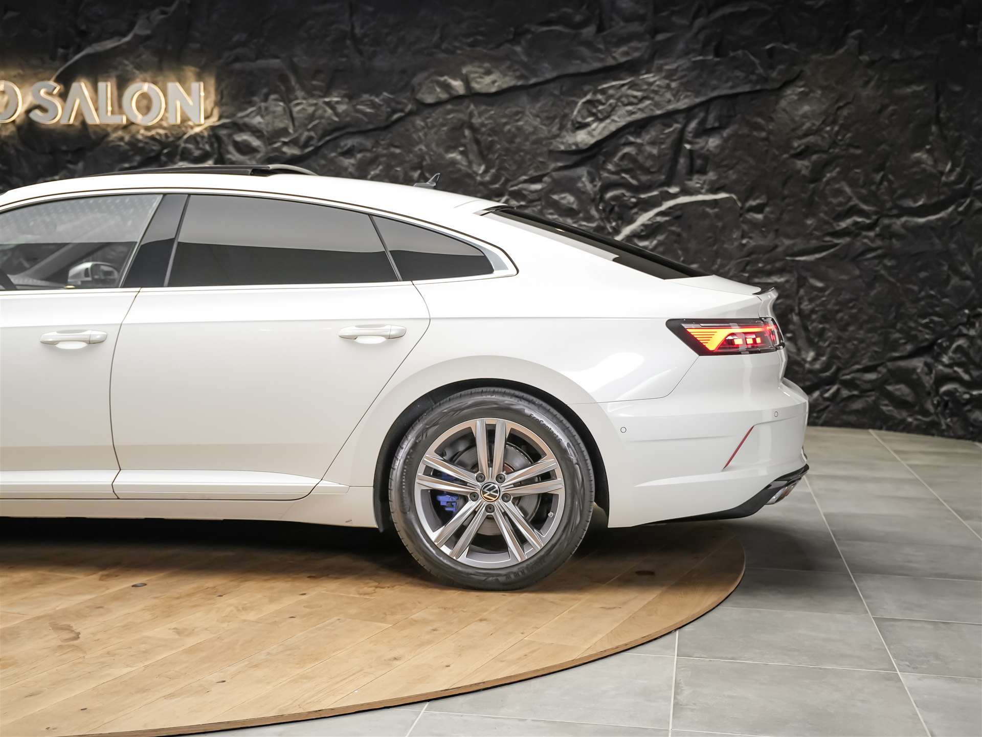 VW Arteon 2.0 TSI R 4Motion DSG *Head Up Display*Nappa Leder*Abstandsregler* Panorama*-image-19