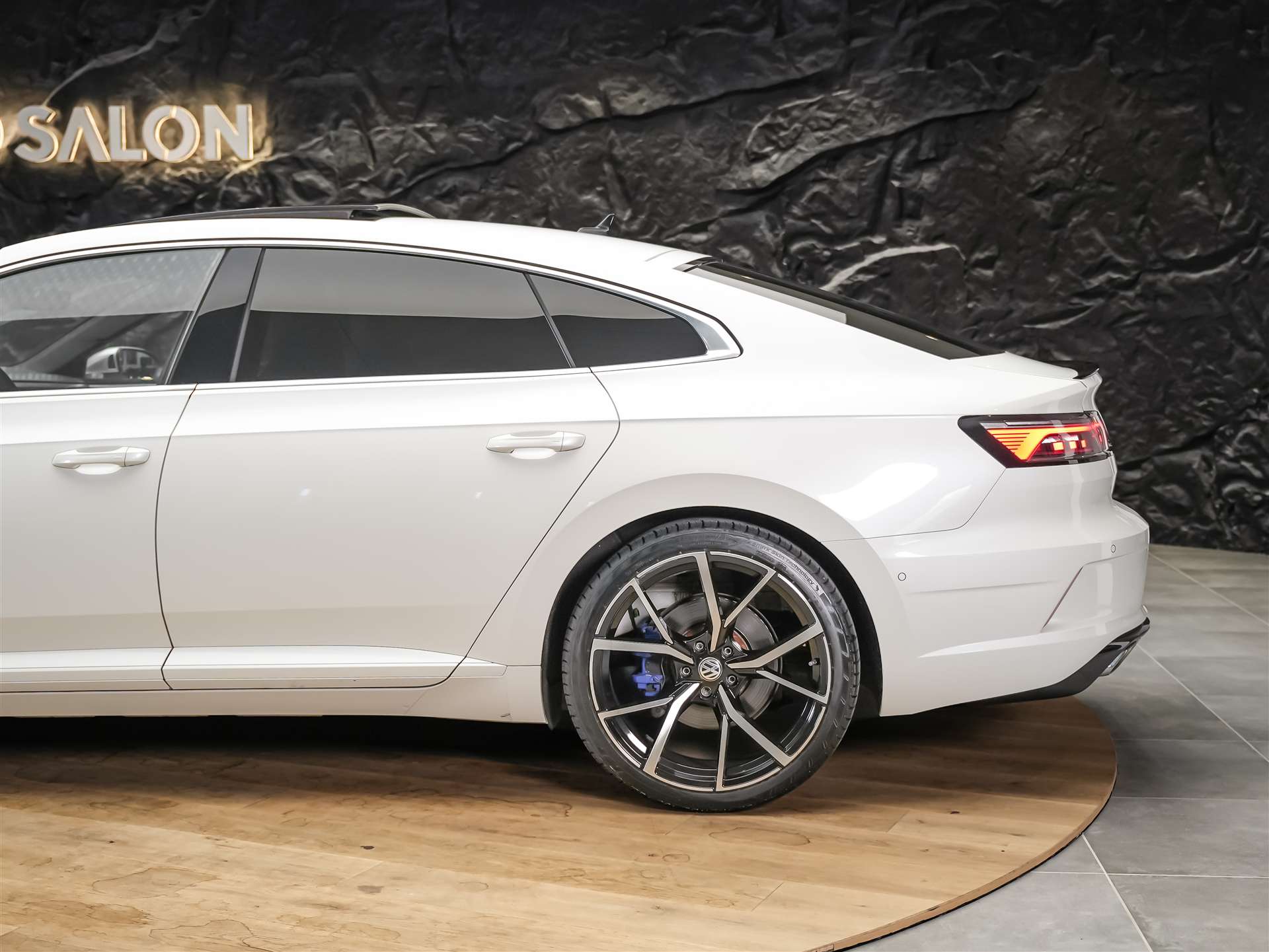VW Arteon 2.0 TSI R 4Motion DSG *Head Up Display*Nappa Leder*Abstandsregler* Panorama*-image-18