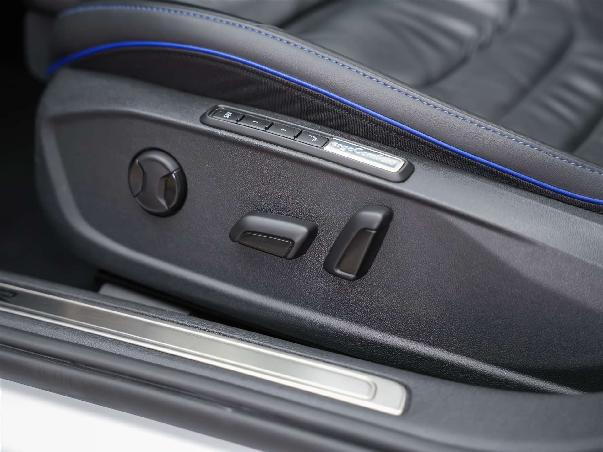 VW Arteon 2.0 TSI R 4Motion DSG *Head Up Display*Nappa Leder*Abstandsregler* Panorama*-image-26