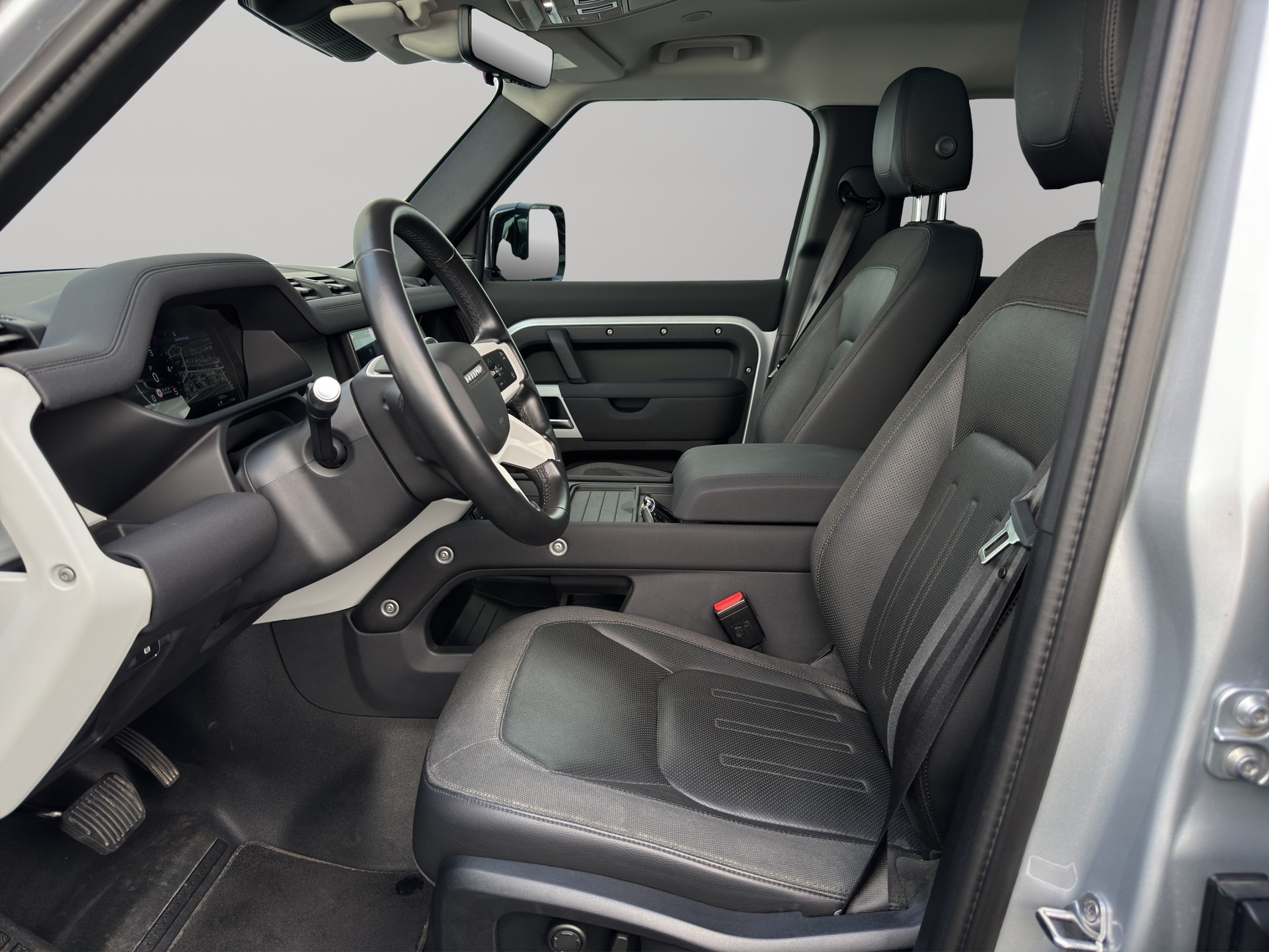 LAND ROVER Defender 110 2.0 SD4 240 First Edition-image-14