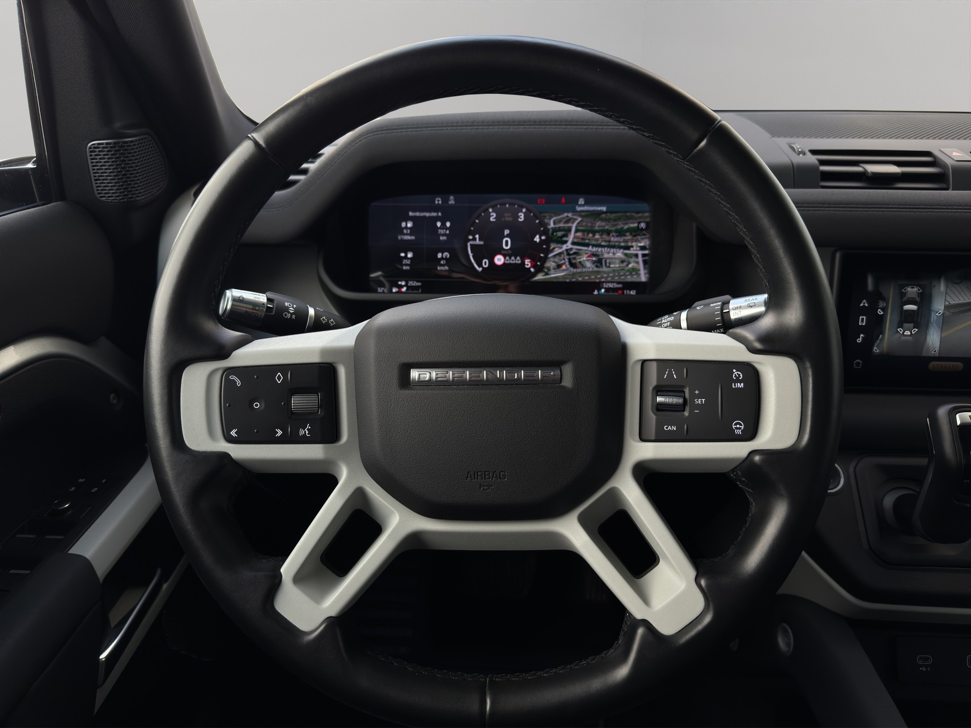 LAND ROVER Defender 110 2.0 SD4 240 First Edition-image-5
