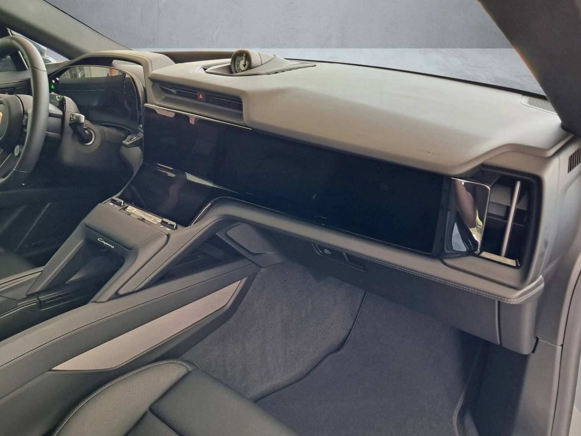 PORSCHE Cayenne Electric-image-28