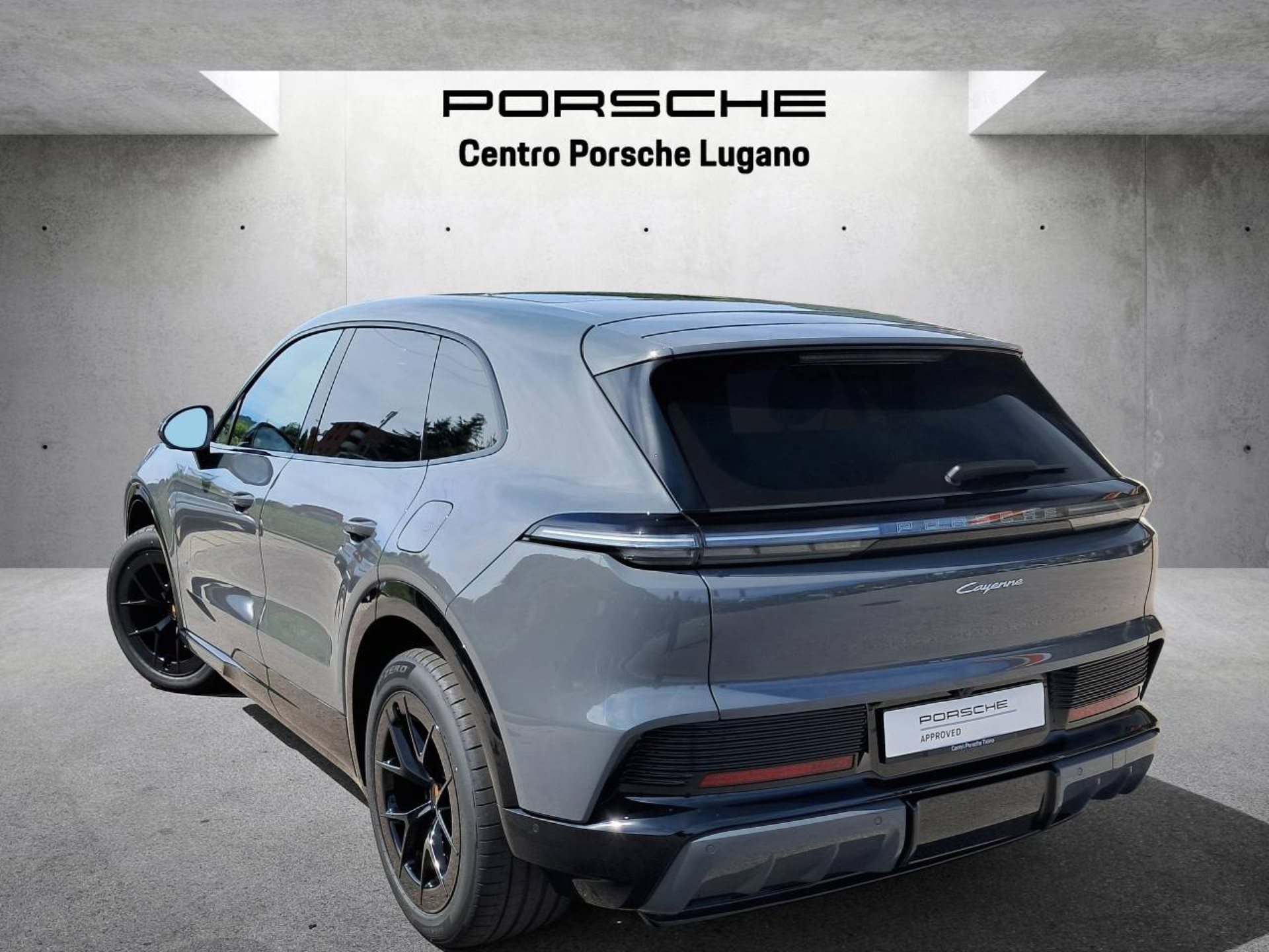 PORSCHE Cayenne Electric-image-2