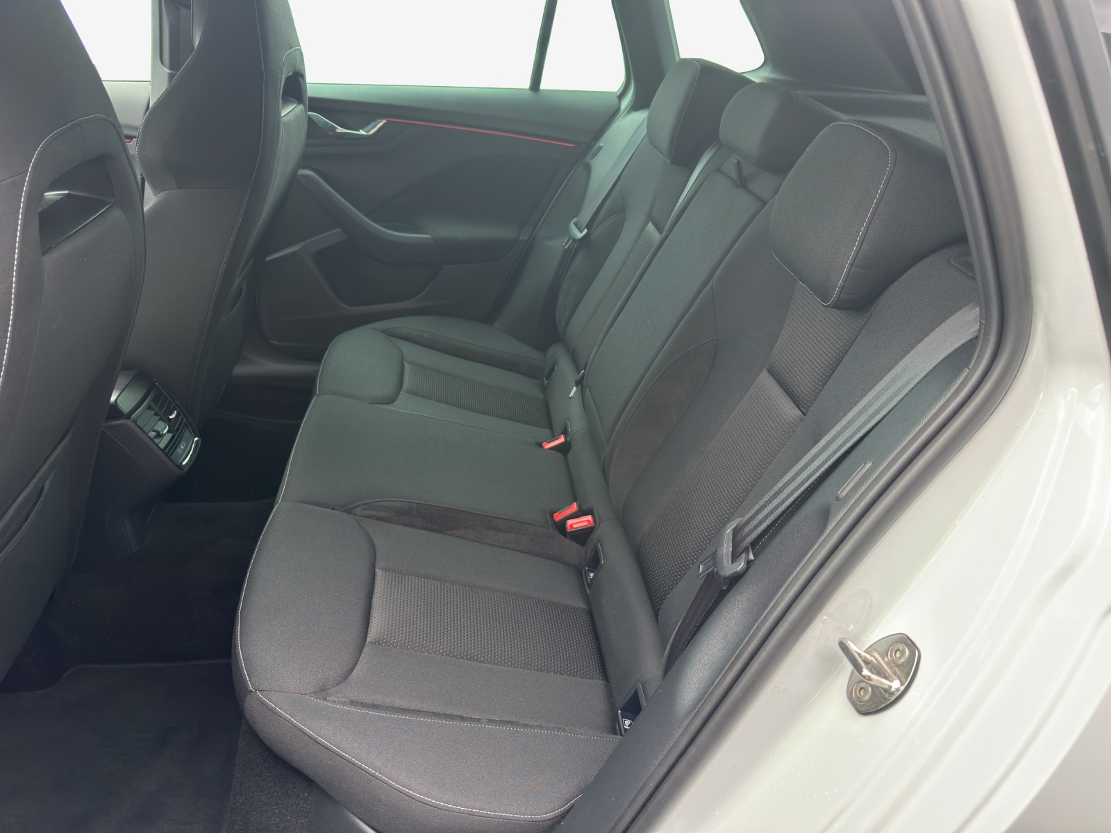 SKODA Kamiq 1.0 TSI Dynamic DSG-image-11