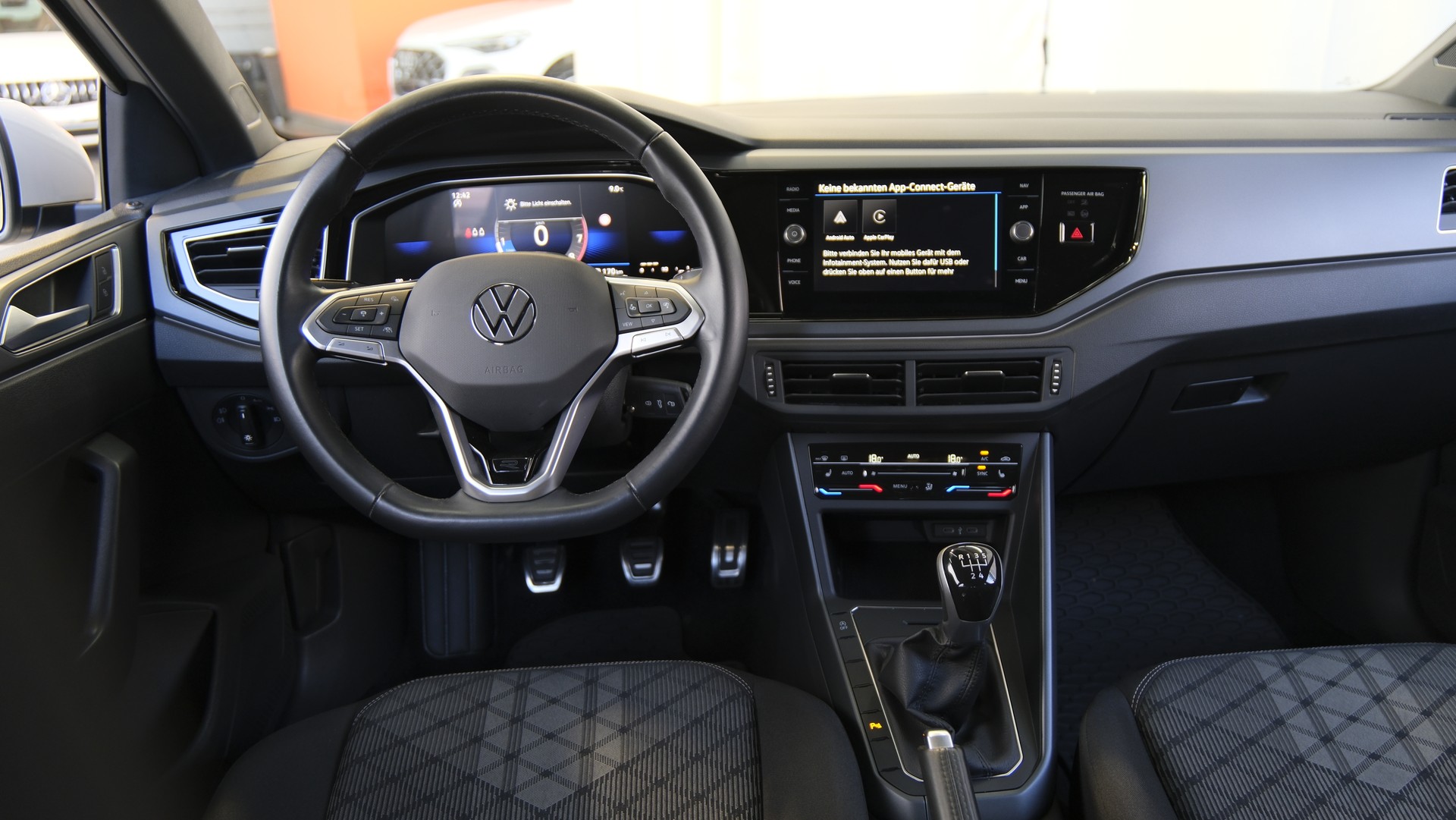 VW Polo 1.0 TSI R-Line-image-17