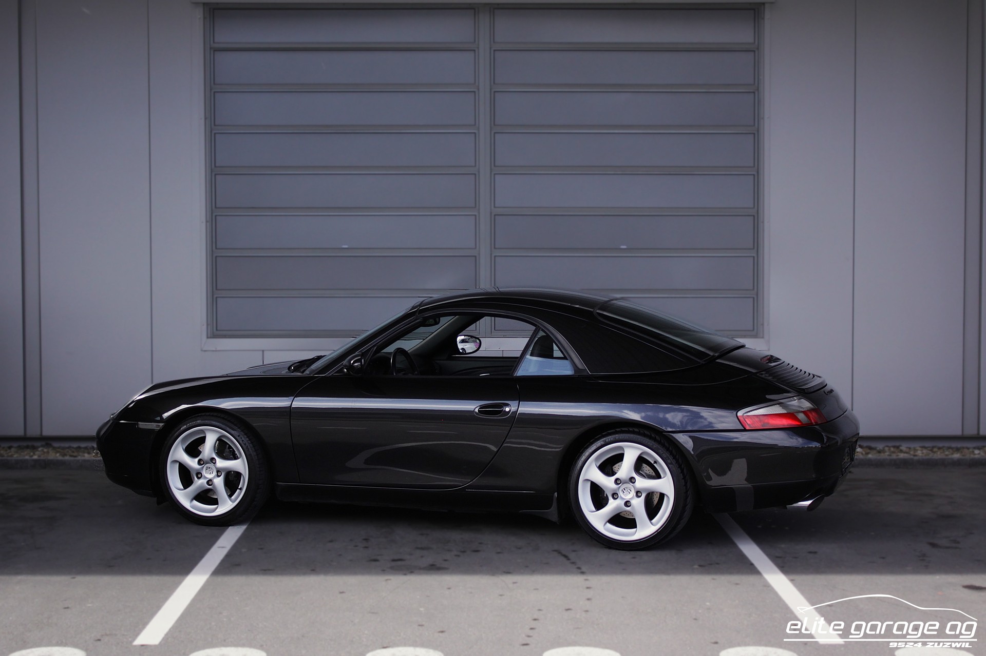 PORSCHE 911 Carrera Cabrio-image-2