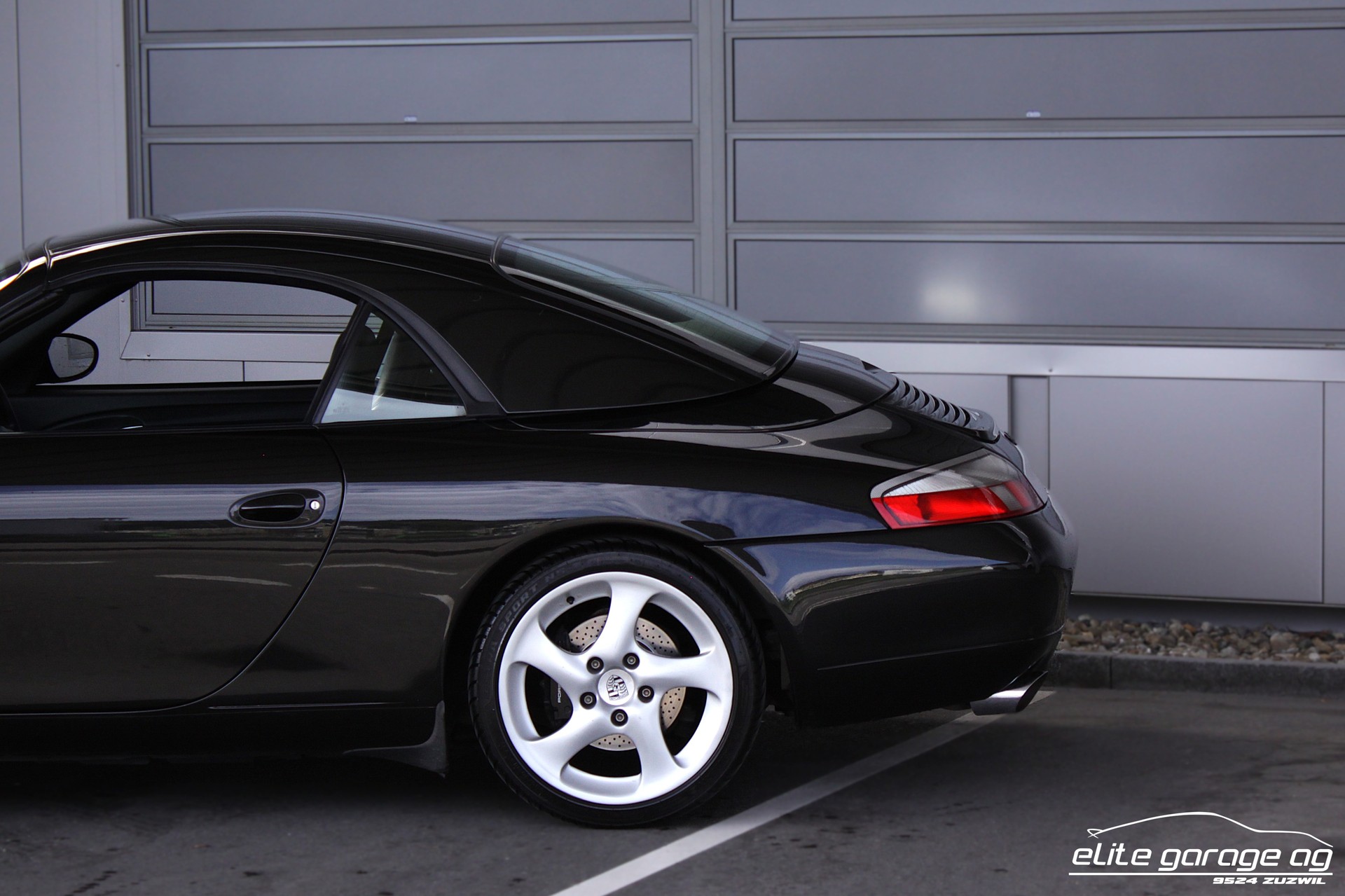 PORSCHE 911 Carrera Cabrio-image-11