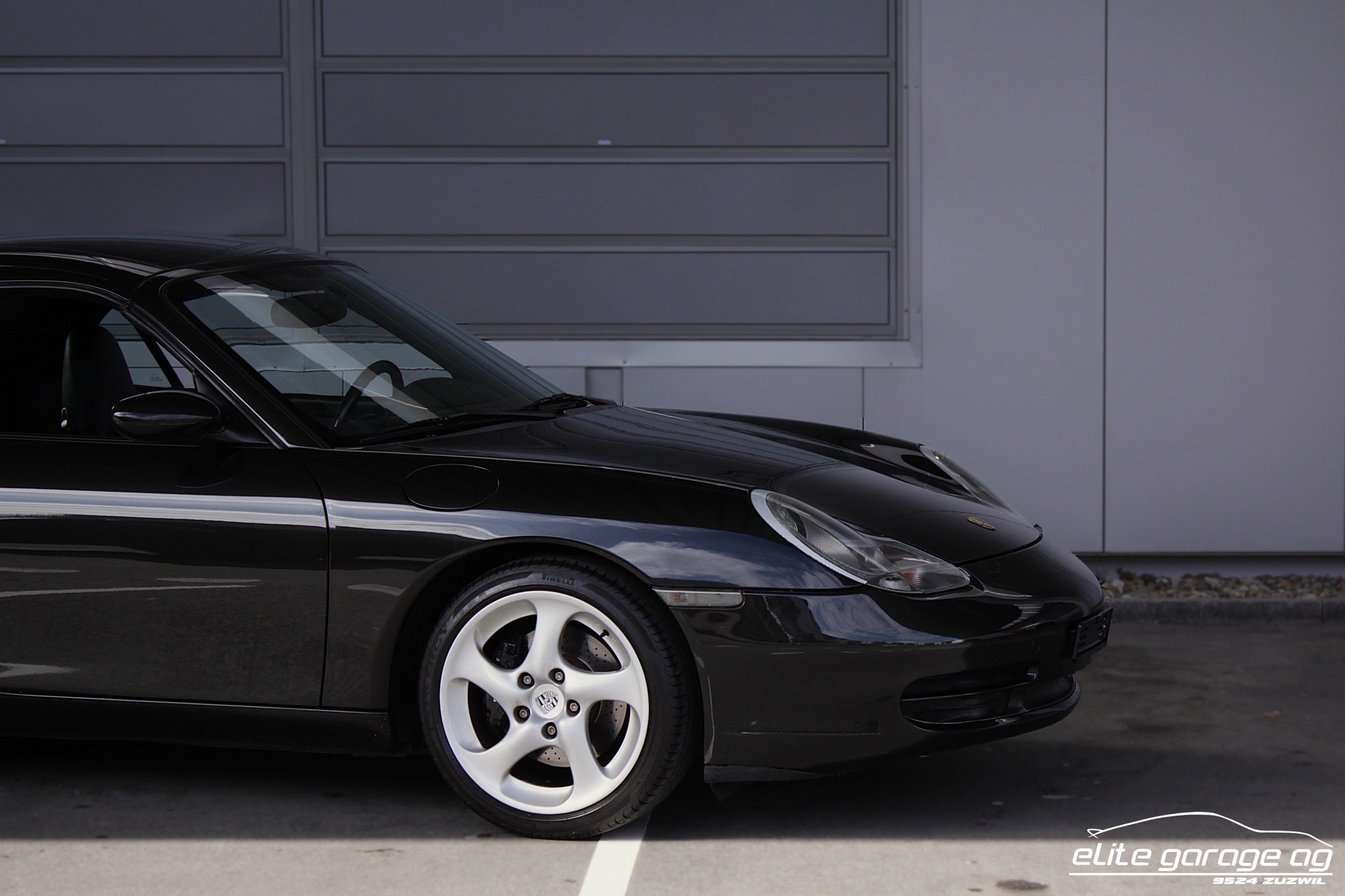 PORSCHE 911 Carrera Cabrio-image-8