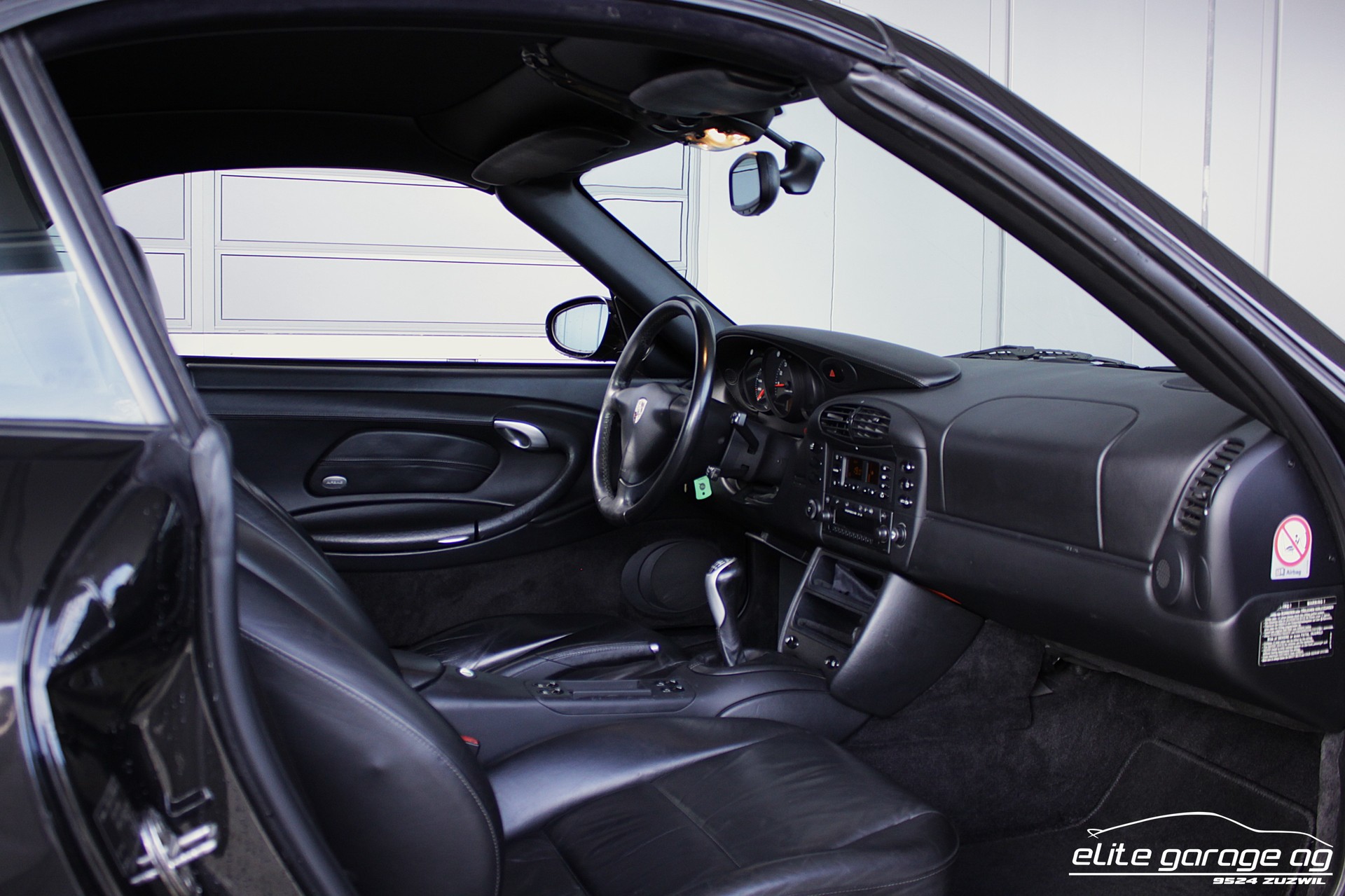 PORSCHE 911 Carrera Cabrio-image-15