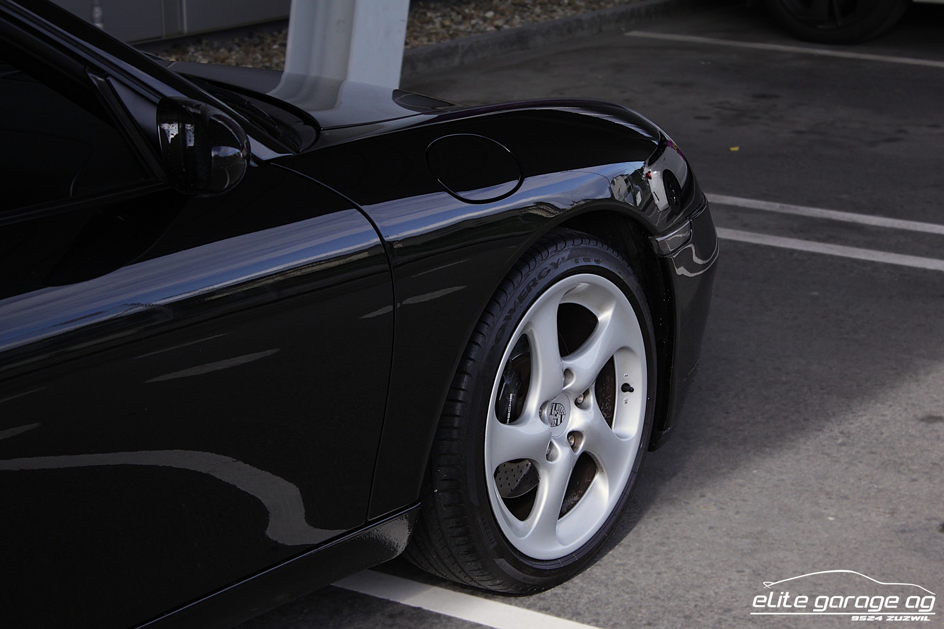 PORSCHE 911 Carrera Cabrio-image-10