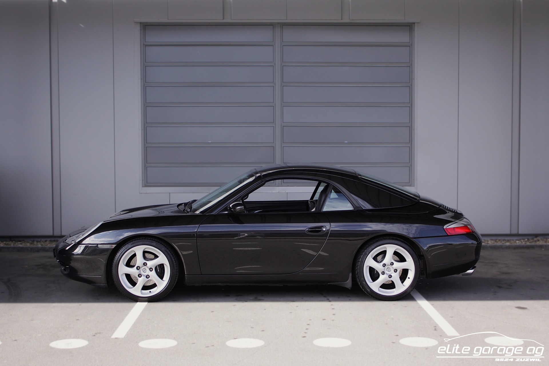 PORSCHE 911 Carrera Cabrio-image-1