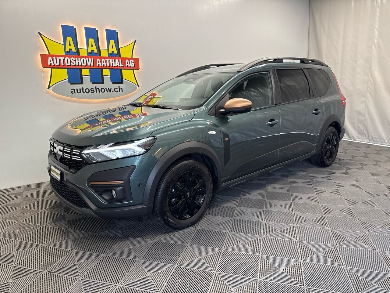 DACIA Jogger HEV 140 Extreme+-image-0