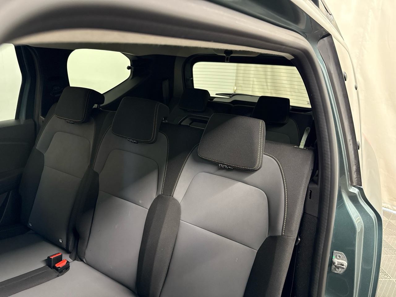 DACIA Jogger HEV 140 Extreme+-image-9