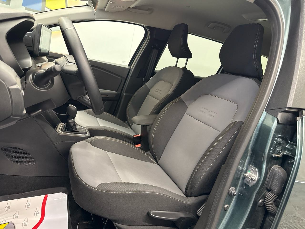 DACIA Jogger HEV 140 Extreme+-image-3
