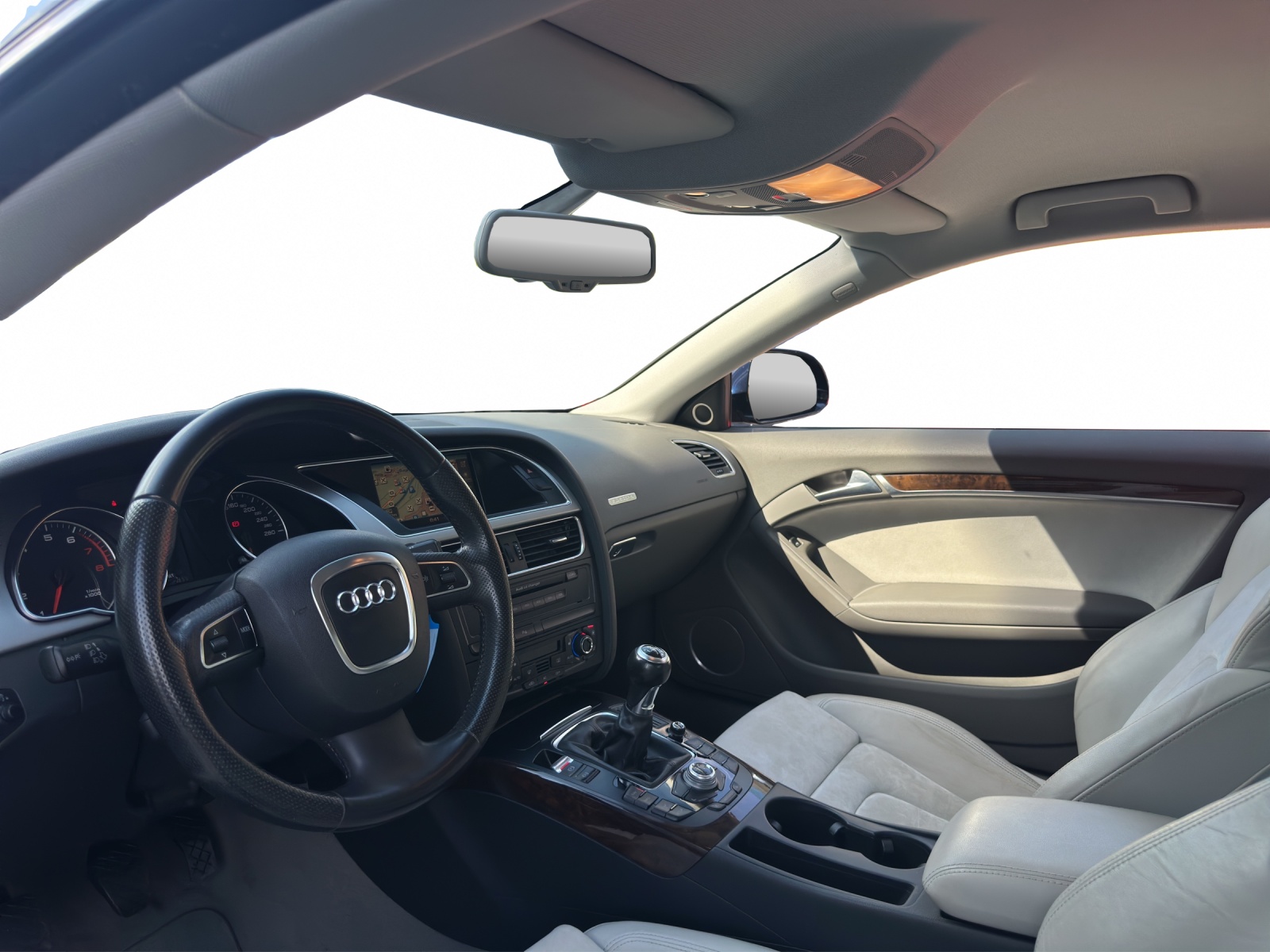AUDI A5 Coupé 3.2 FSI quattro-image-9
