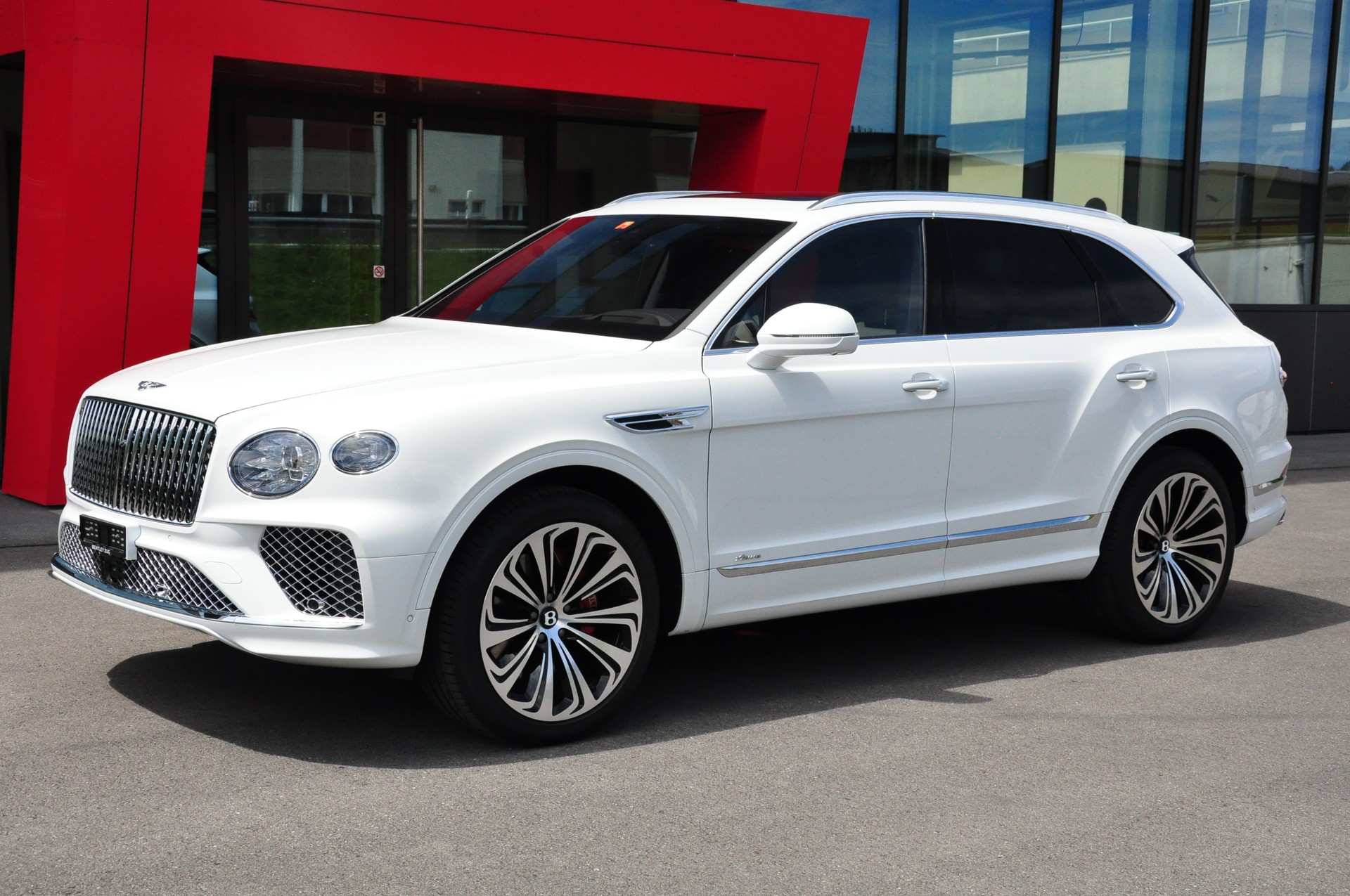 BENTLEY Bentayga Azure-image-2