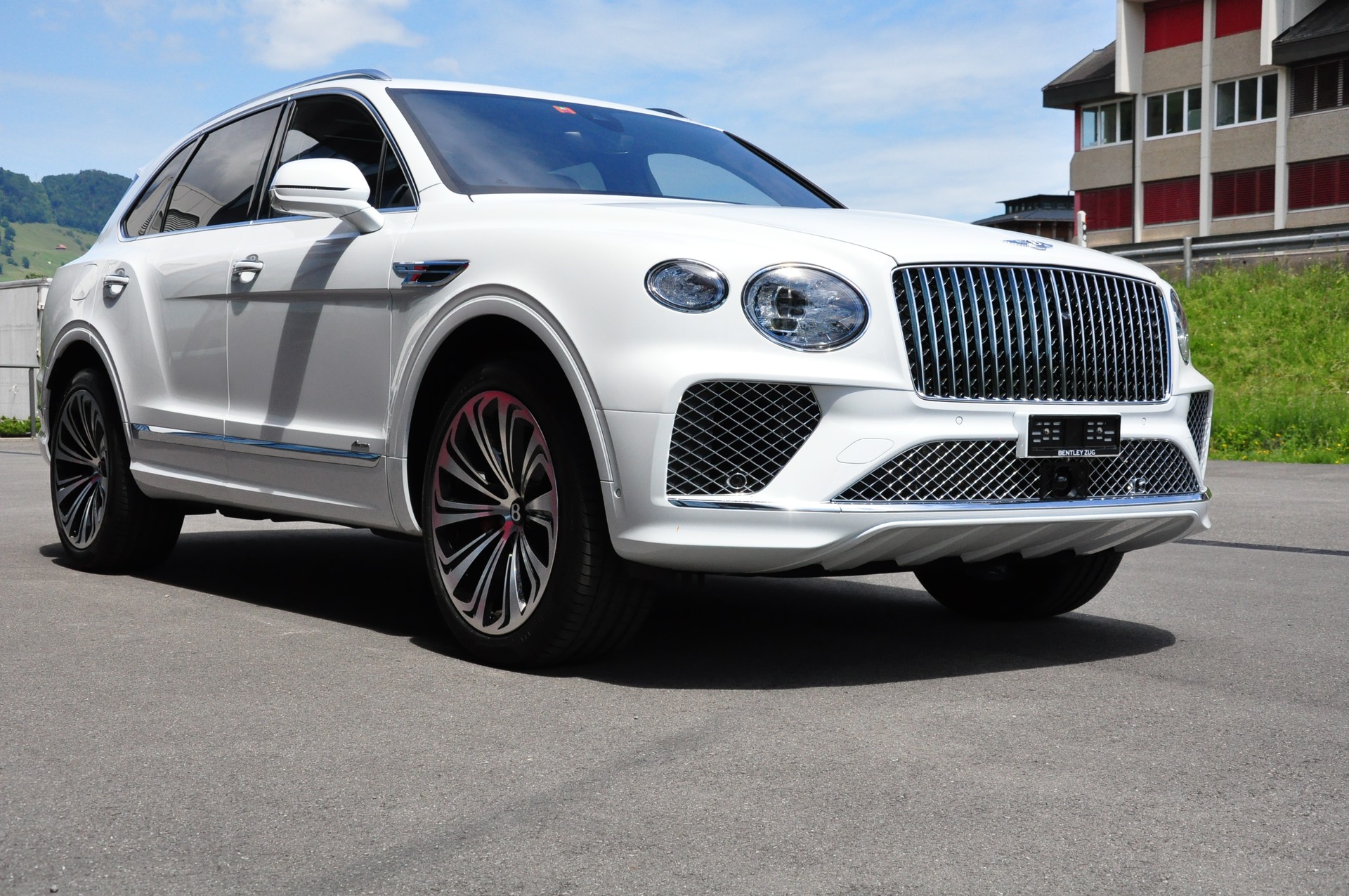 BENTLEY Bentayga Azure-image-8