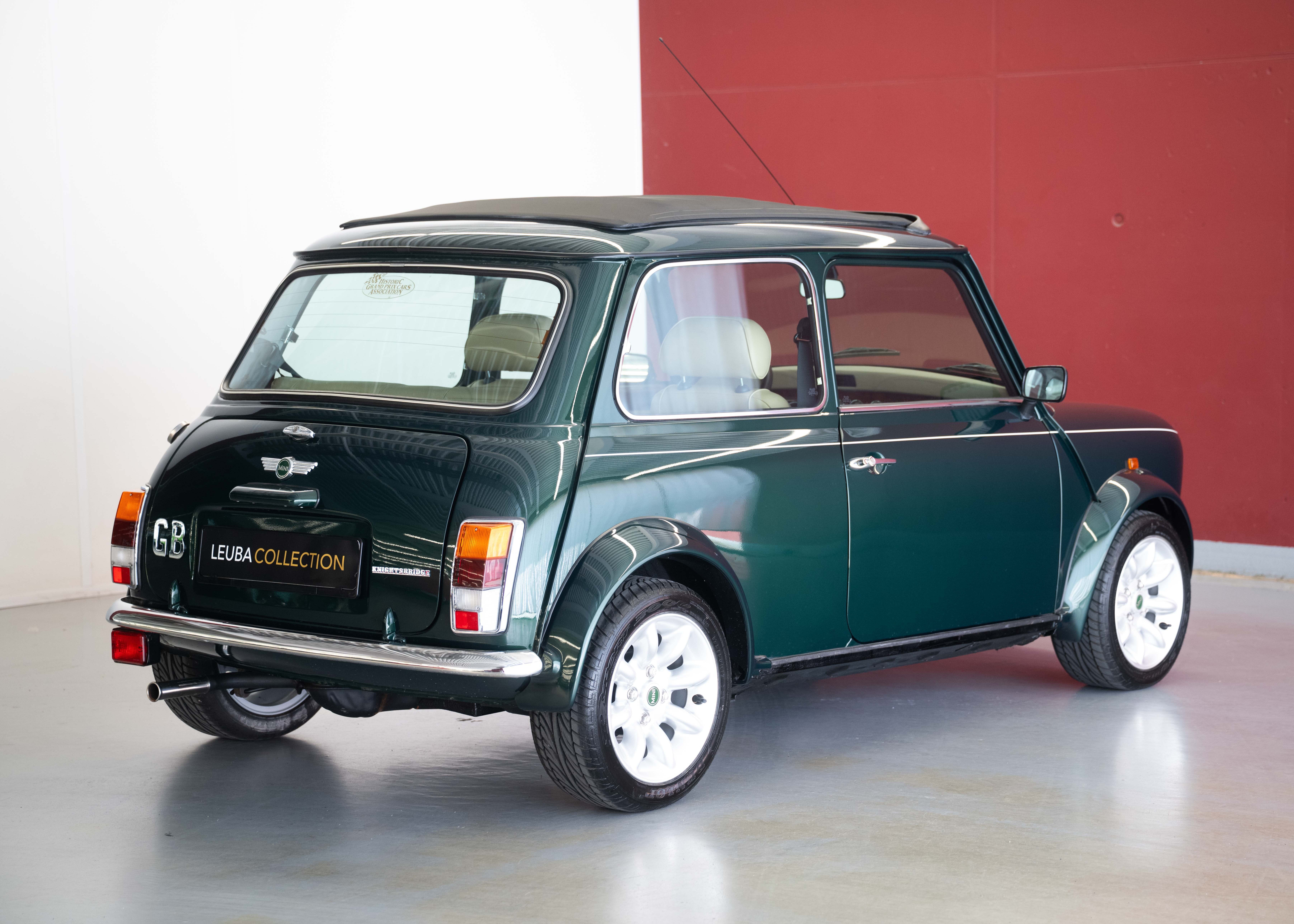 Image MINI MINI 1.3i Knightsbridge (1st hand Swiss car, as new, certified very low mileage, sunroof, collector item)