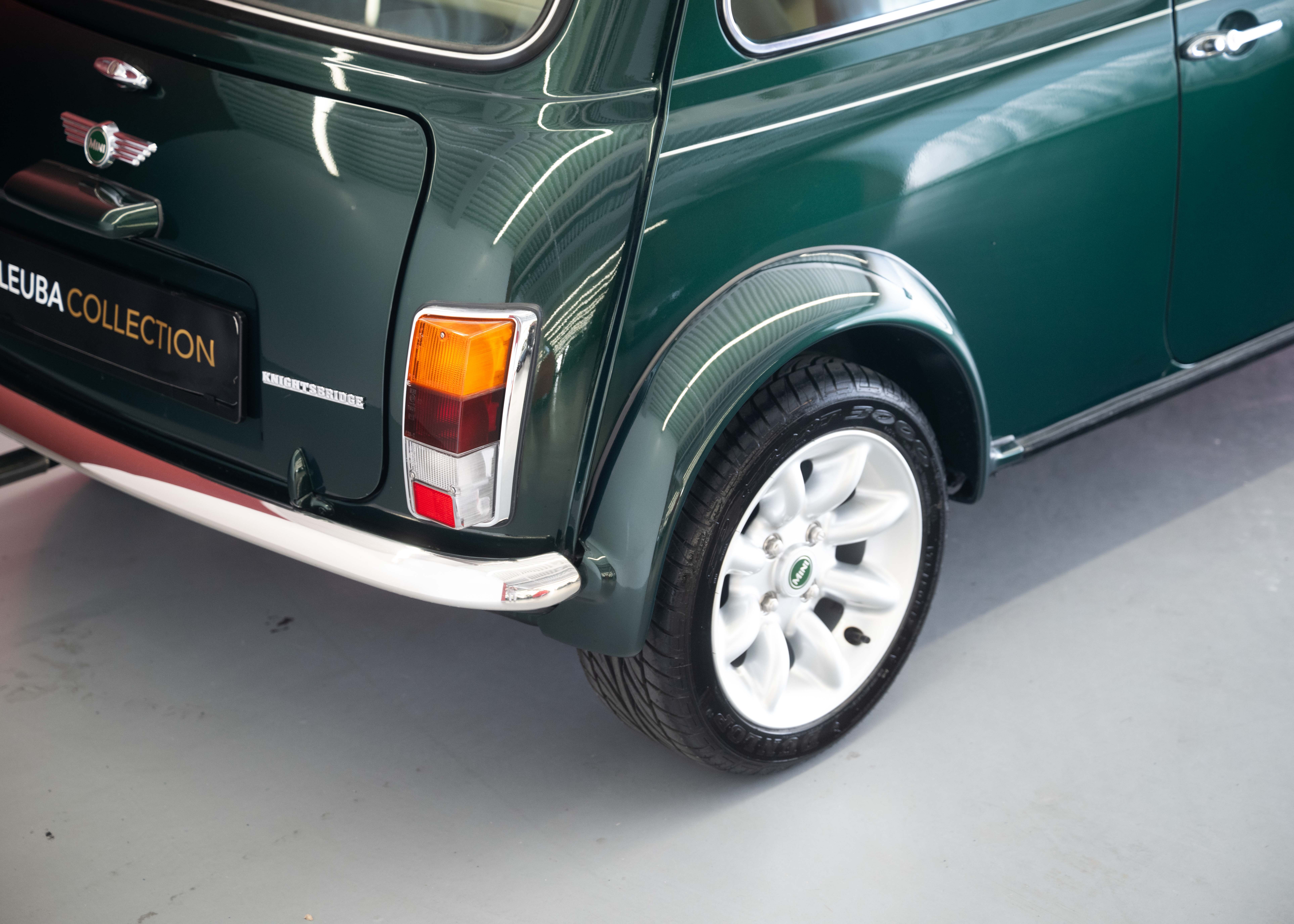 Image MINI MINI 1.3i Knightsbridge (1st hand Swiss car, as new, certified very low mileage, sunroof, collector item)