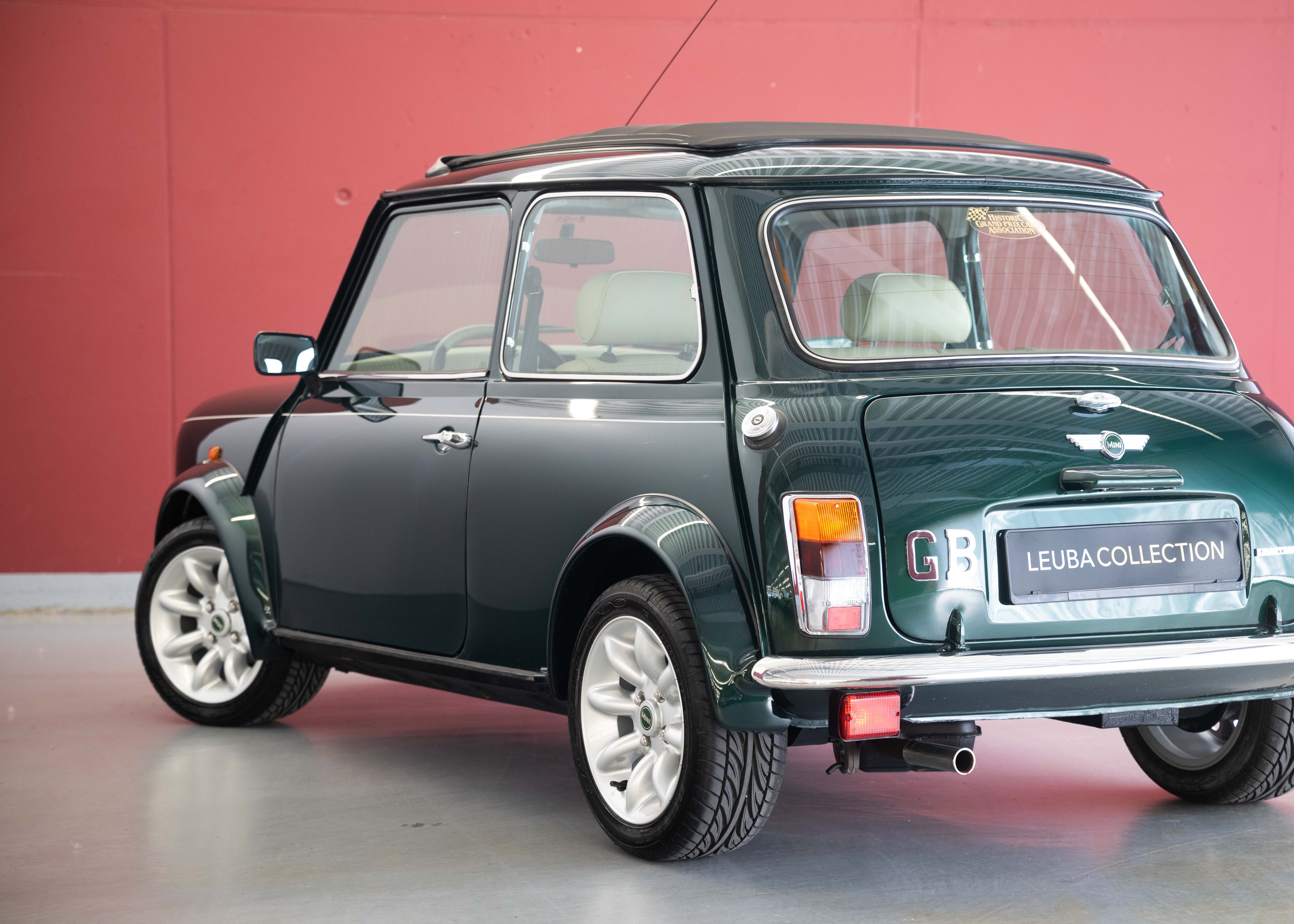 Image MINI MINI 1.3i Knightsbridge (1st hand Swiss car, as new, certified very low mileage, sunroof, collector item)