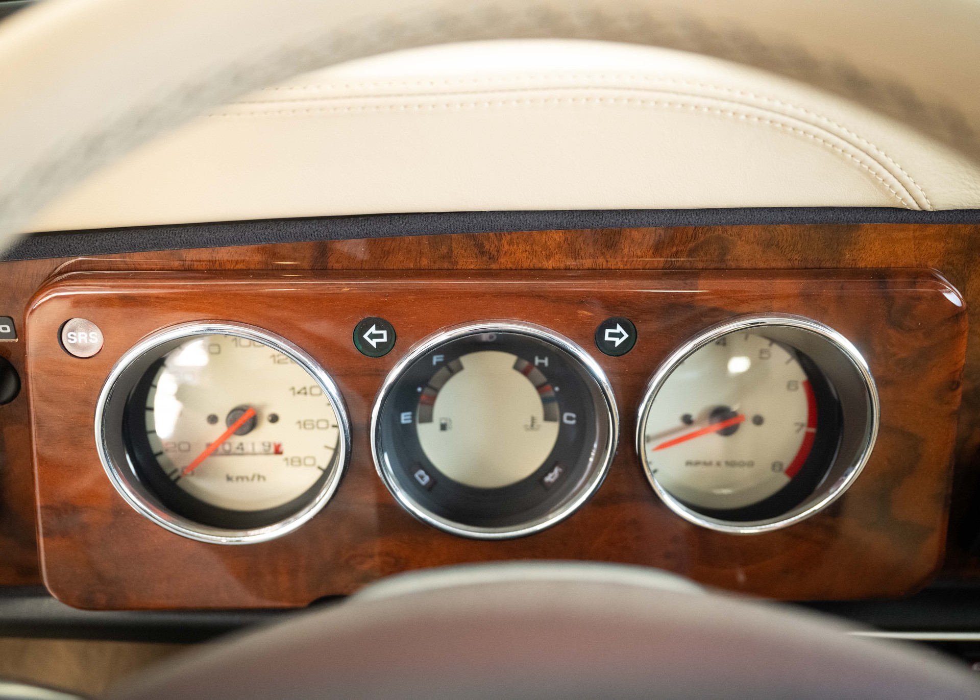 MINI 1.3i Knightsbridge (1st hand Swiss car, as new, certified very low mileage, sunroof, collector item)-image-27