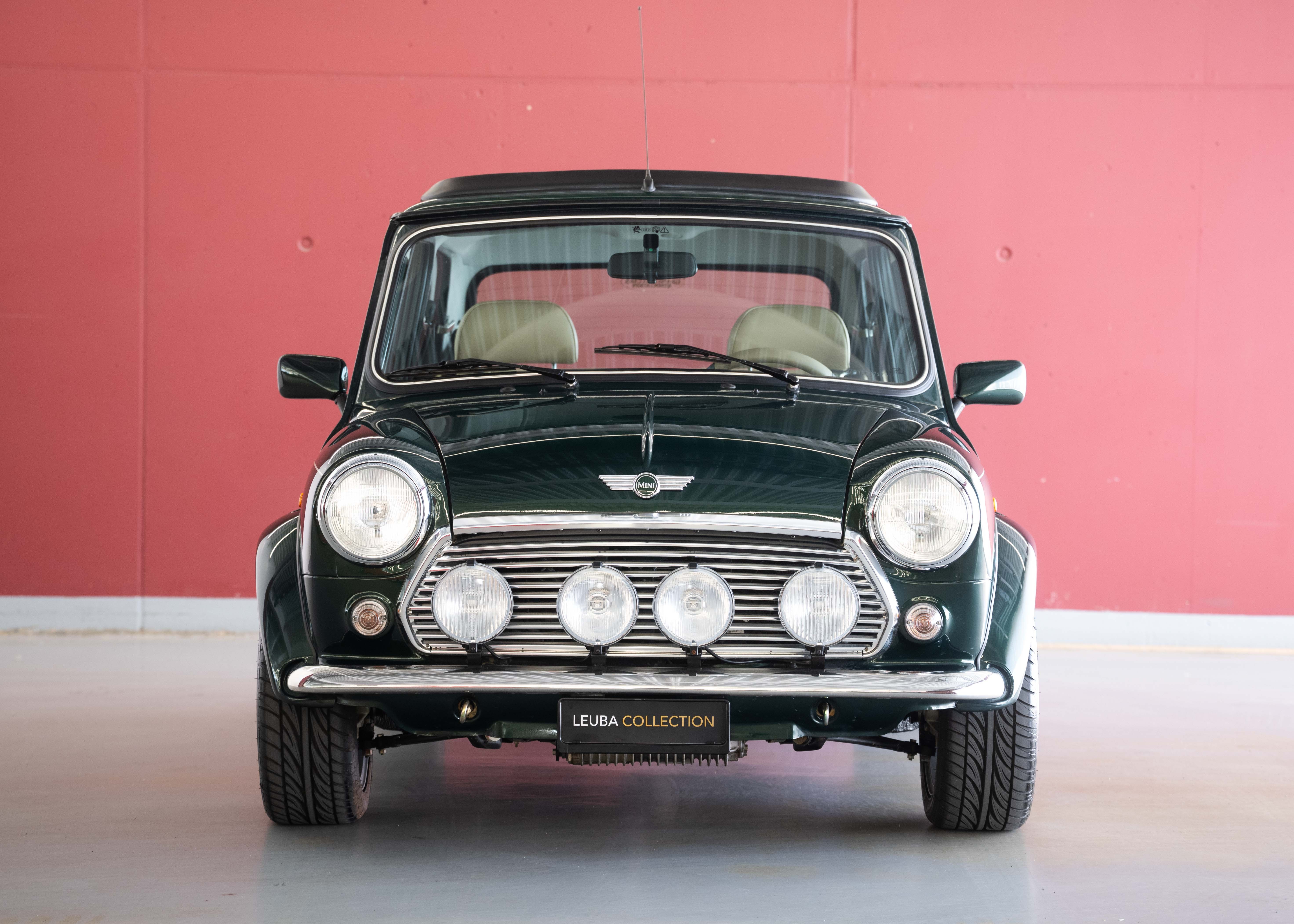 Image MINI MINI 1.3i Knightsbridge (1st hand Swiss car, as new, certified very low mileage, sunroof, collector item)