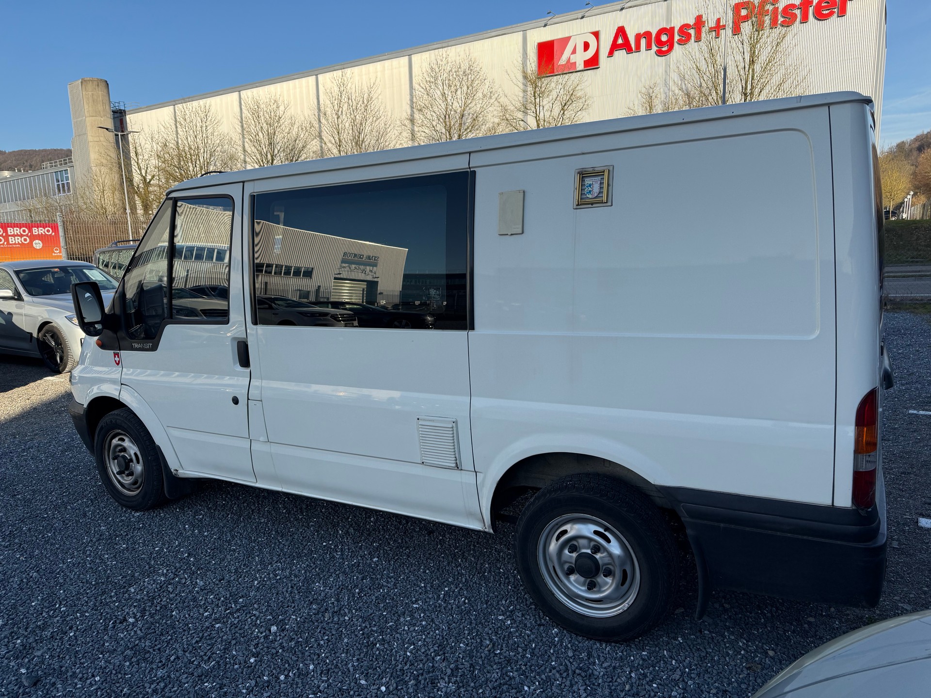 FORD Wohnwagen 300s-image-4