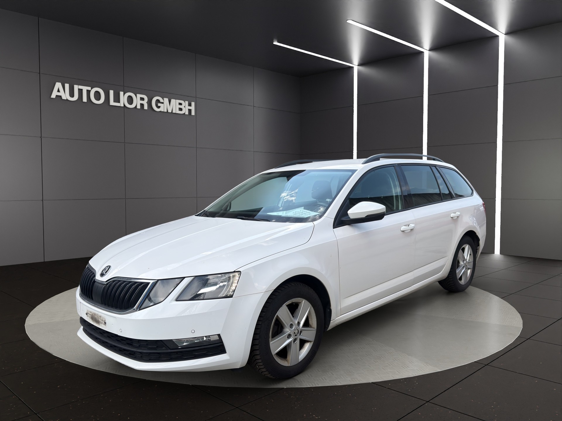 SKODA Octavia Combi 2.0 TDI Scout 4x4 DSG-image-0