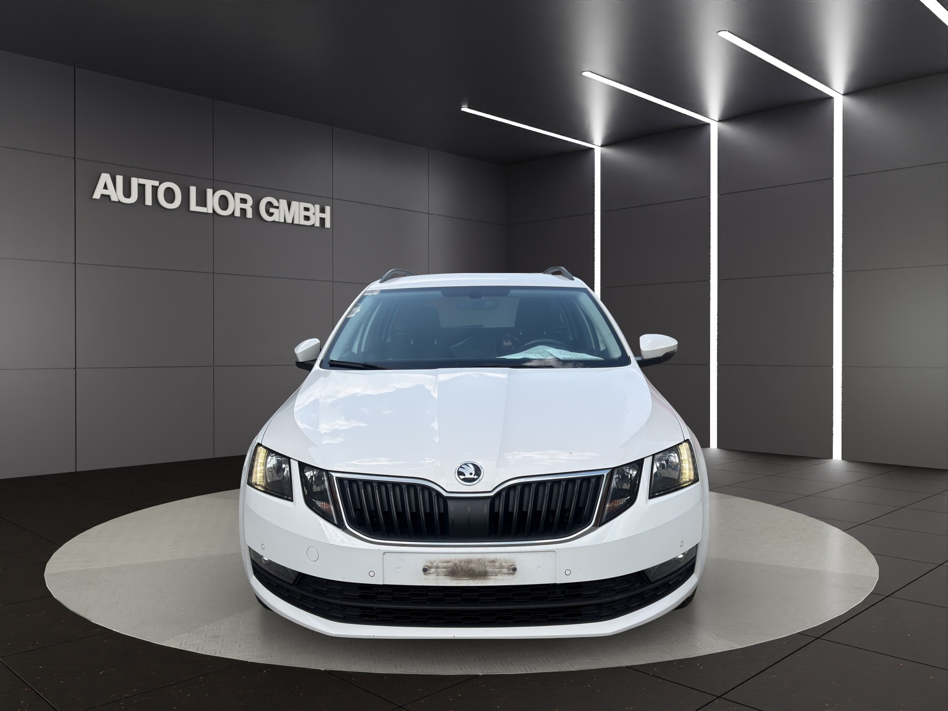 SKODA Octavia Combi 2.0 TDI Scout 4x4 DSG-image-1