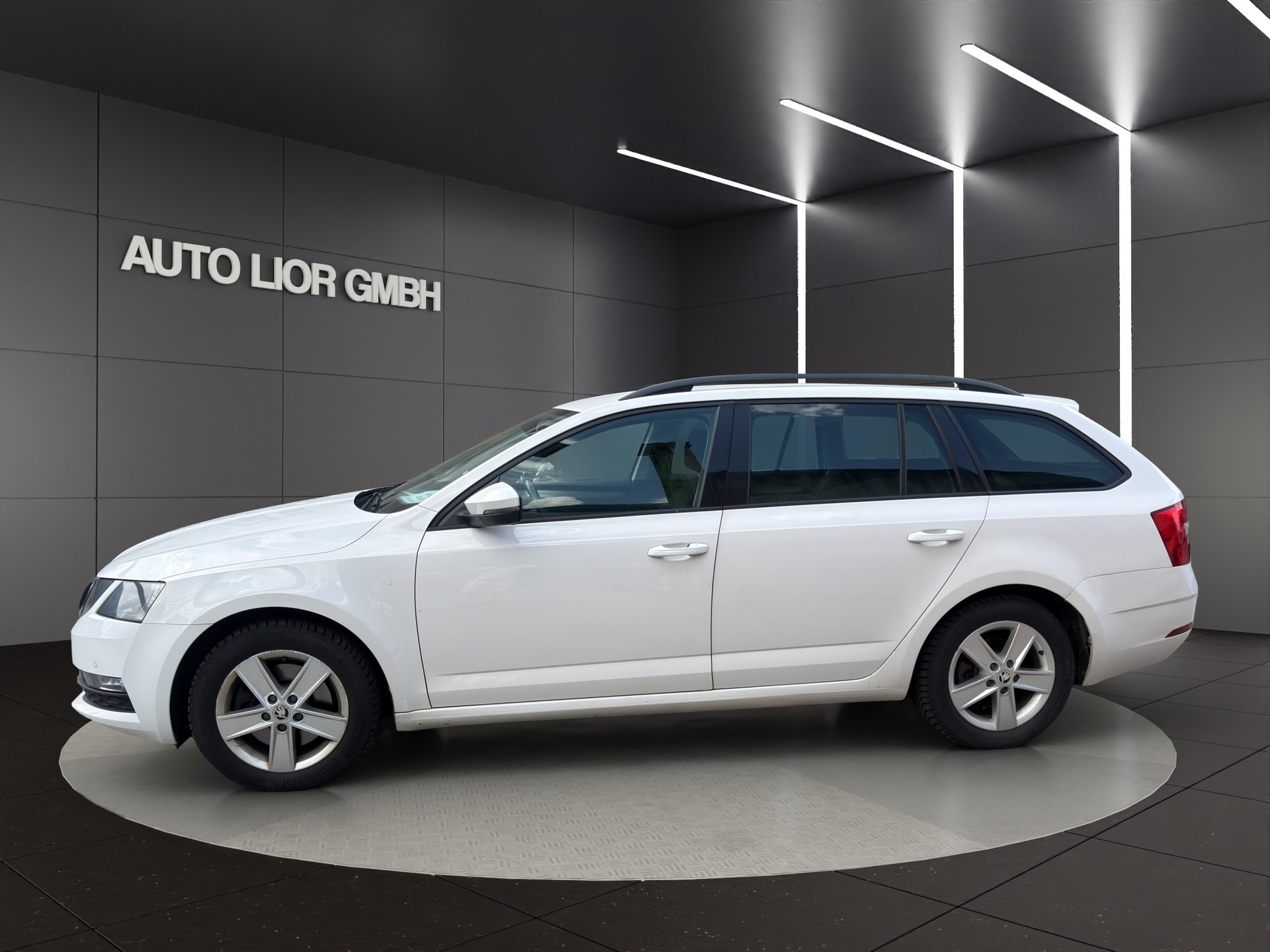 SKODA Octavia Combi 2.0 TDI Scout 4x4 DSG-image-2