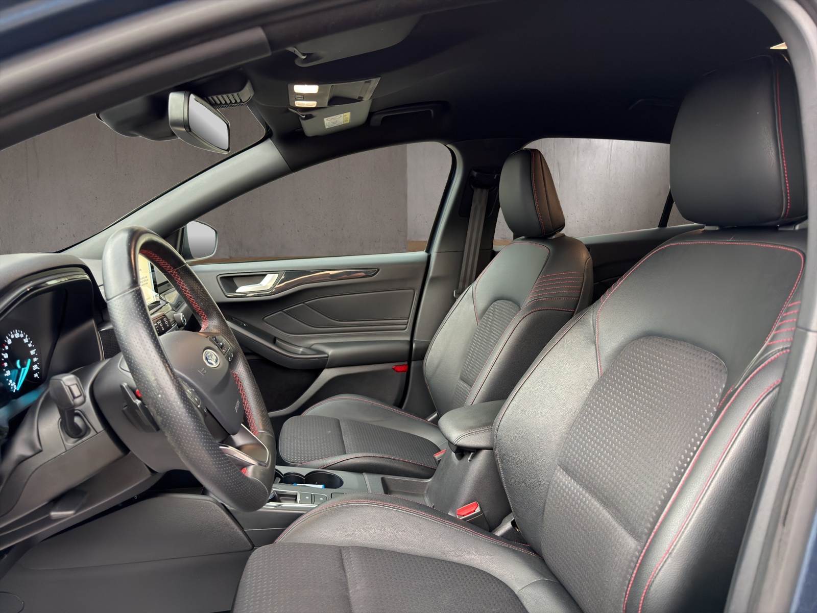 FORD Focus 1.5 TDCi ST Line Automatic-image-5