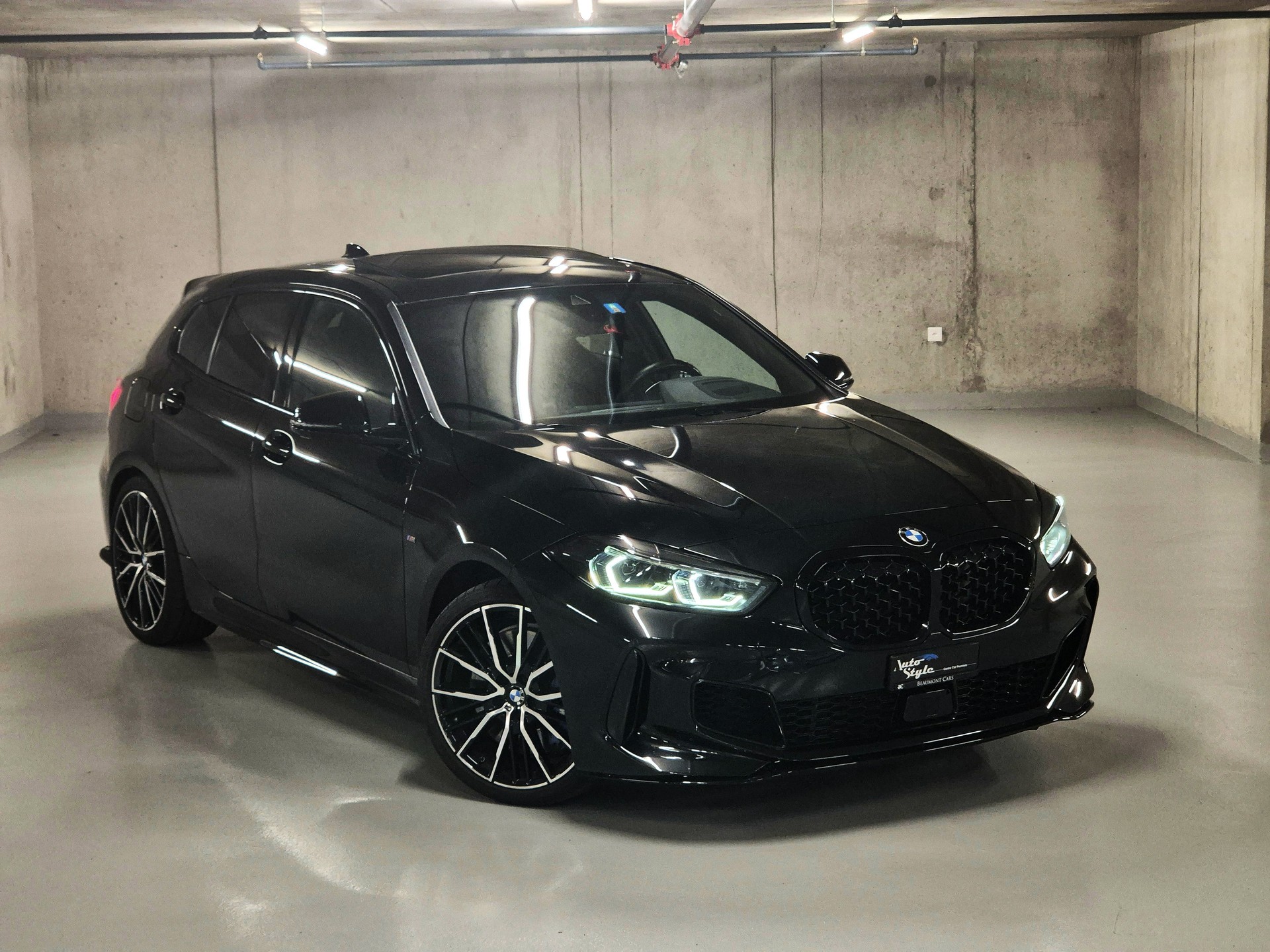 BMW M135i xDrive Steptronic-image-0