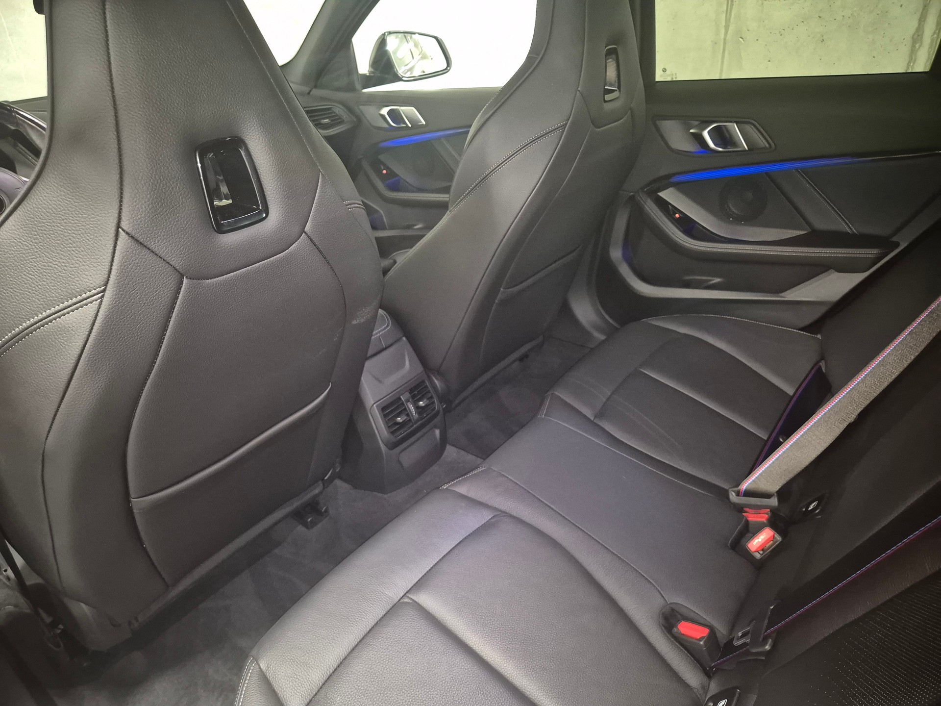 BMW M135i xDrive Steptronic-image-14