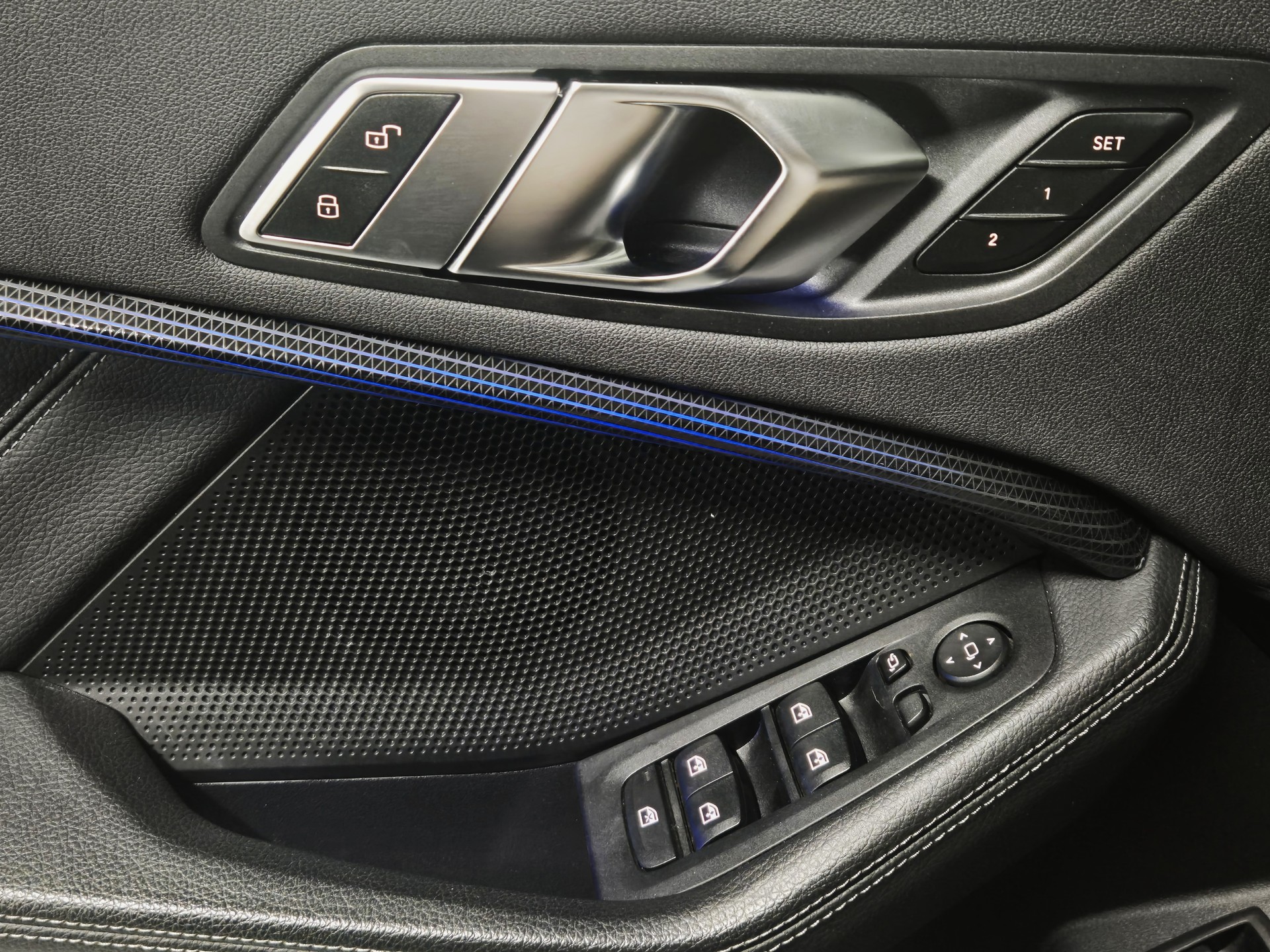 BMW M135i xDrive Steptronic-image-19