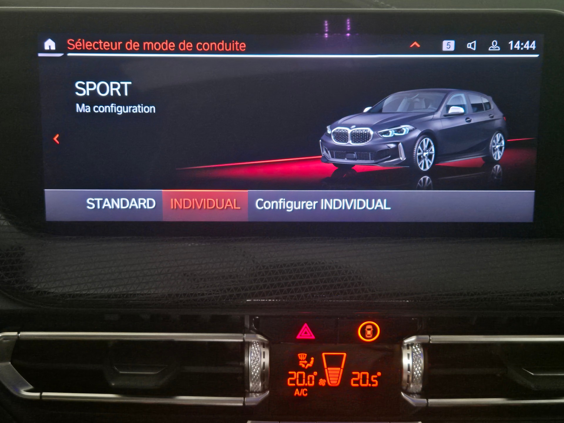 BMW M135i xDrive Steptronic-image-23