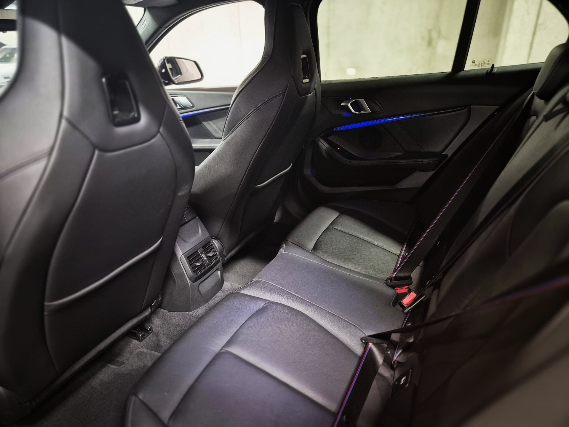 BMW M135i xDrive Steptronic-image-19