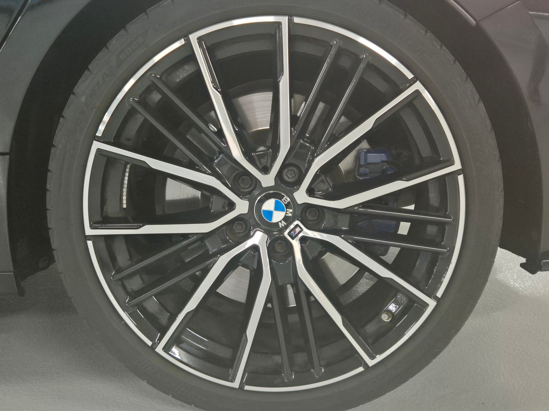 BMW M135i xDrive Steptronic-image-25