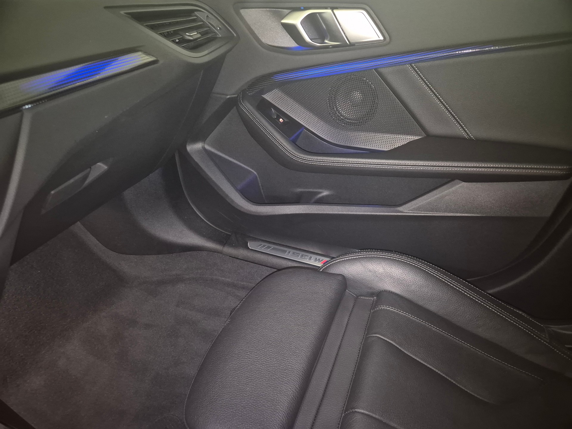 BMW M135i xDrive Steptronic-image-15