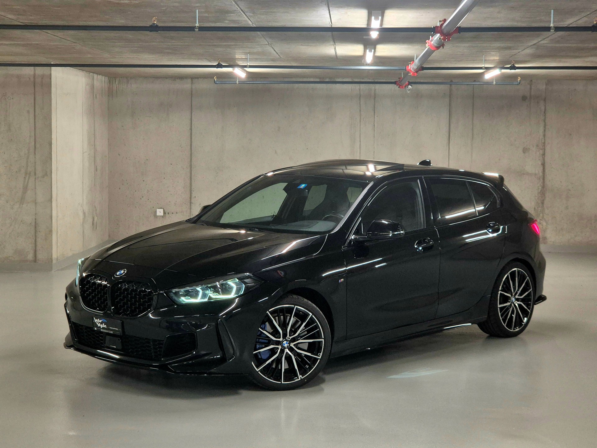 BMW M135i xDrive Steptronic-image-1