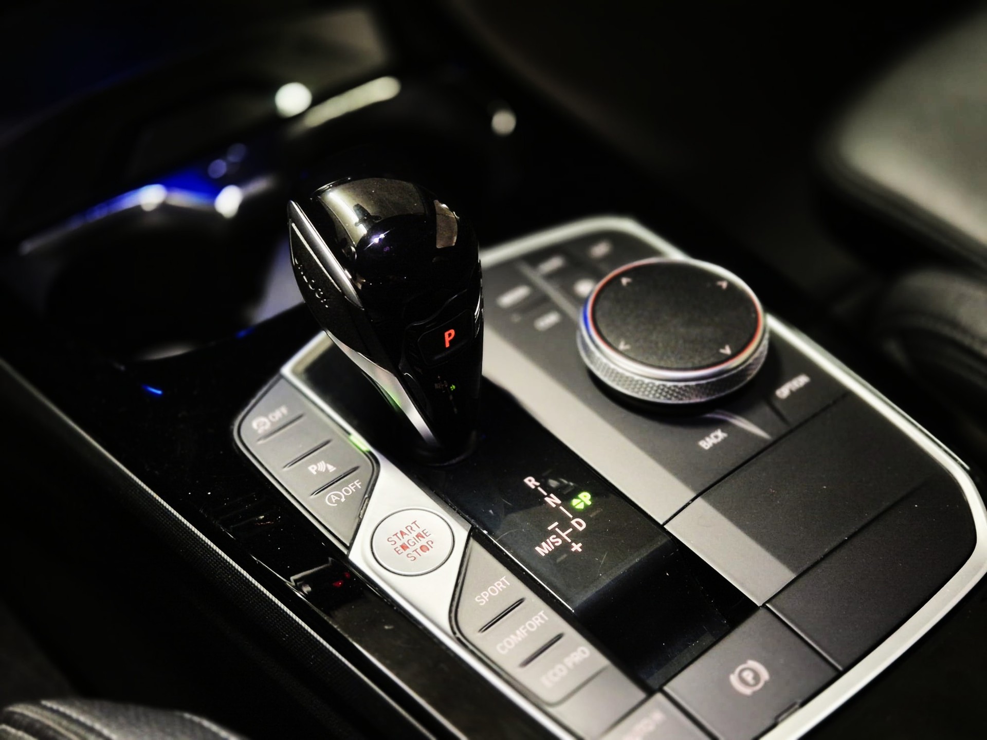 BMW M135i xDrive Steptronic-image-12