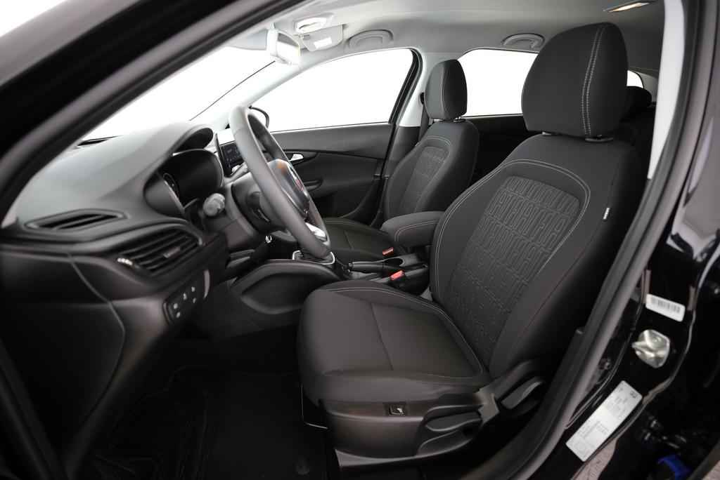 FIAT Tipo SW 1.5 Hybrid Swiss Edition-image-3