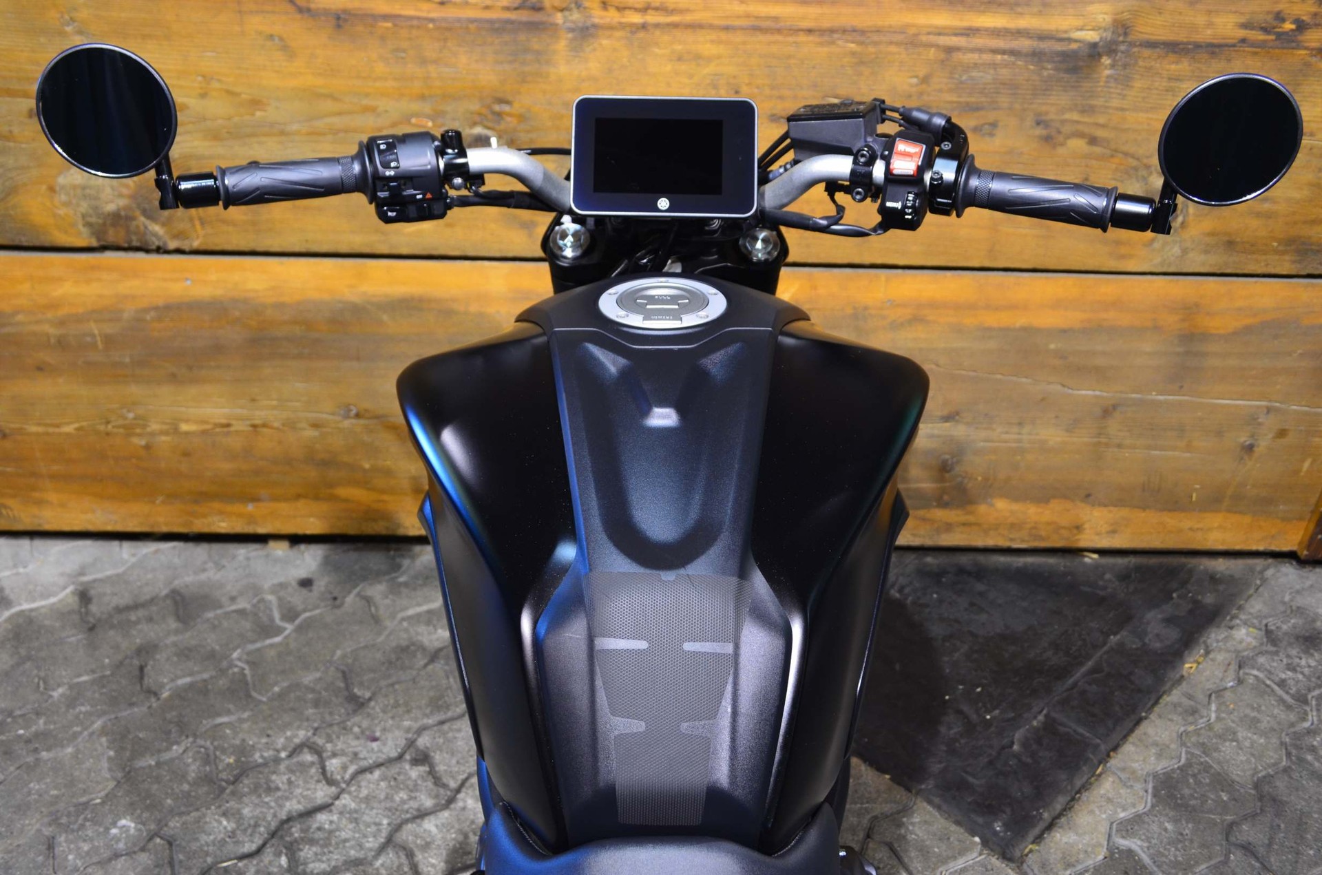 YAMAHA MT-07 ABS-showroom-element-2