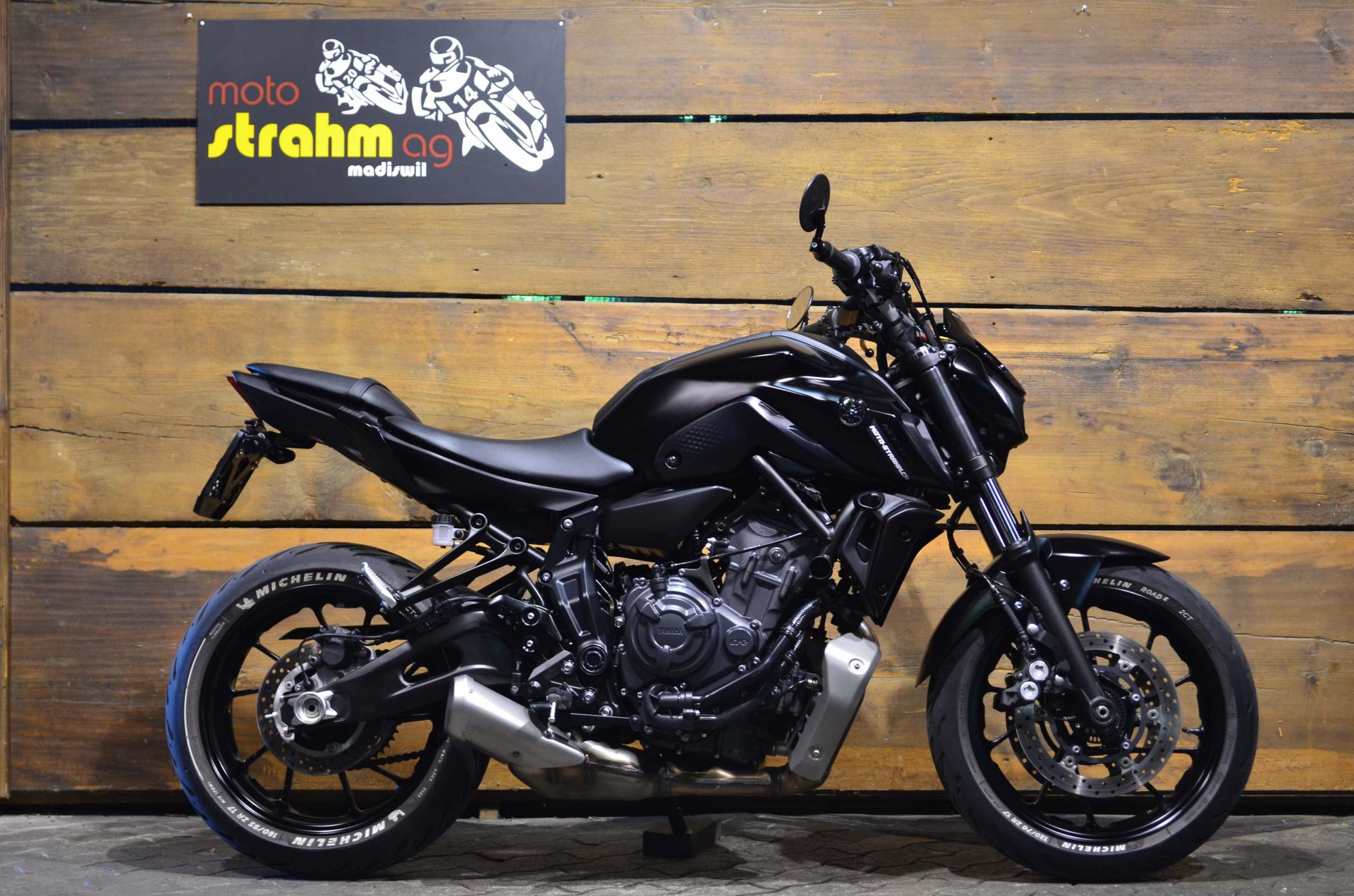 YAMAHA MT-07 ABS-showroom-element-1