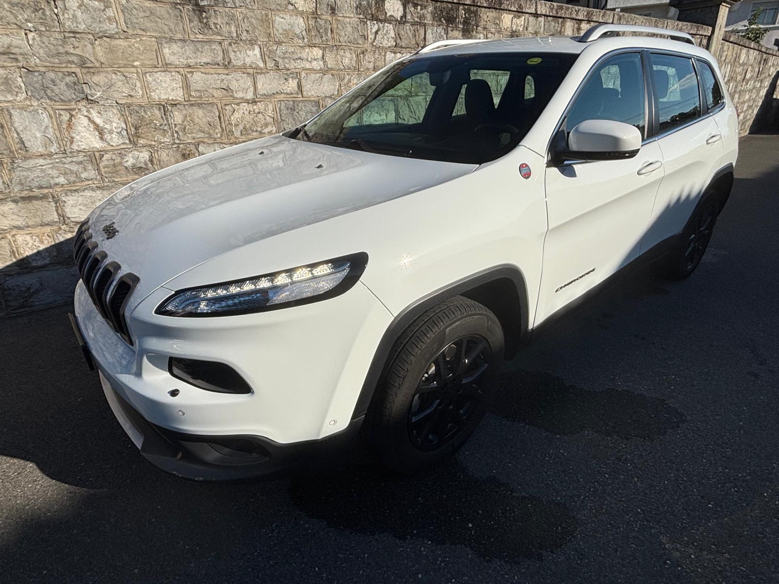 JEEP Cherokee 2.2TD Longitude Sw- Black Ed. AWD 9ATX-image-1