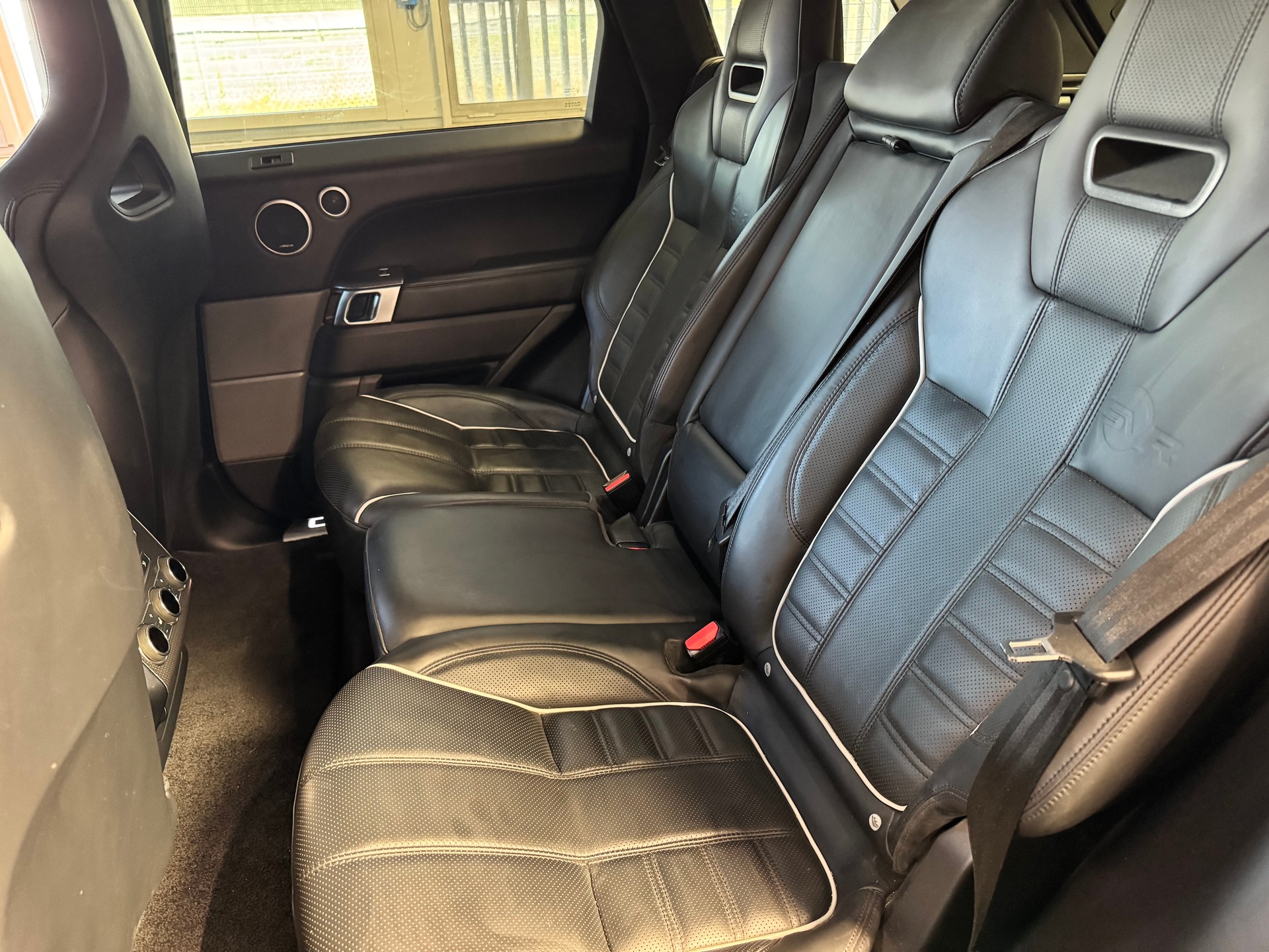 LAND ROVER 5.0 V8 SC SVR-image-9