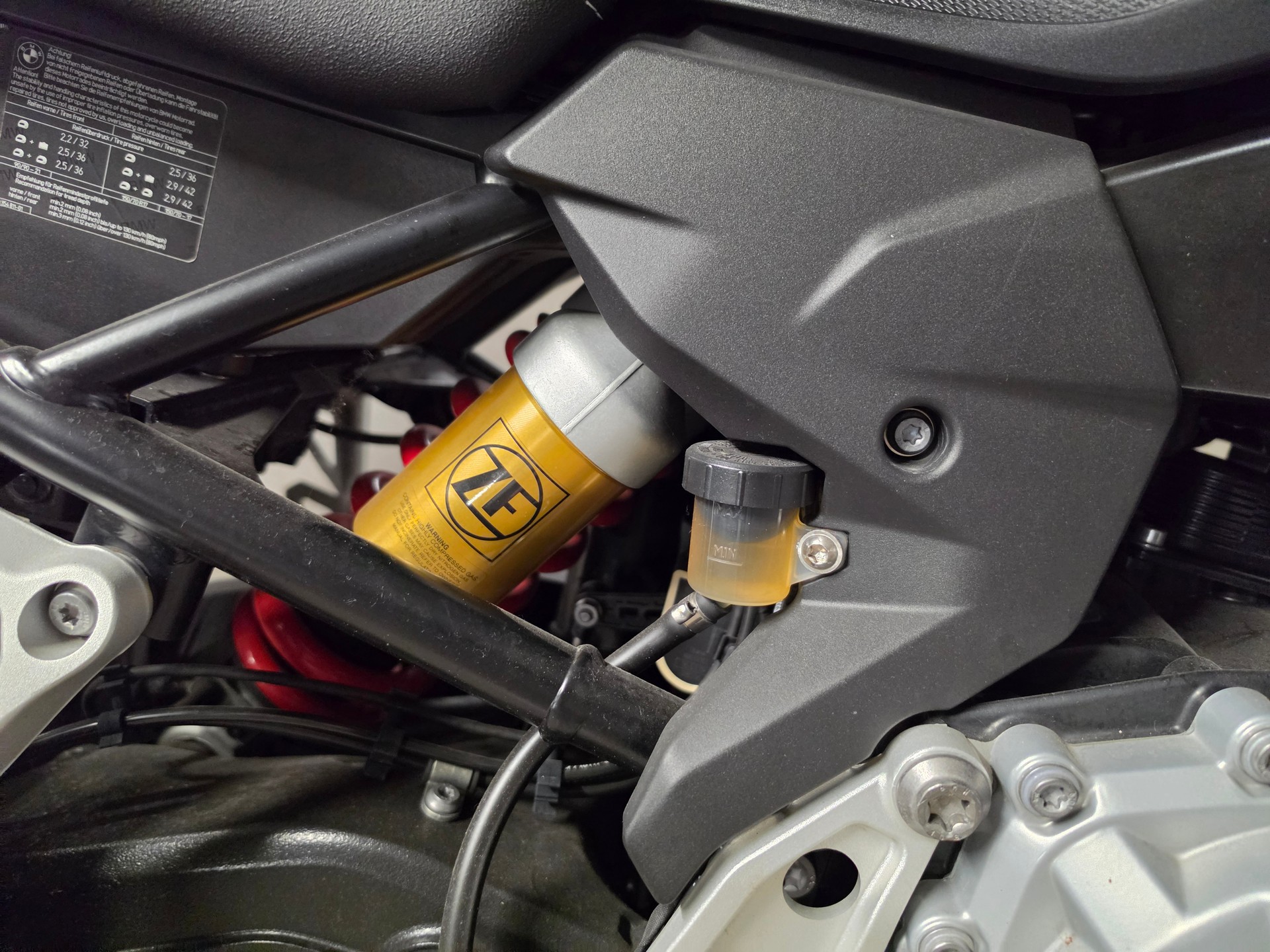 BMW F 850 GS ABS-image-2
