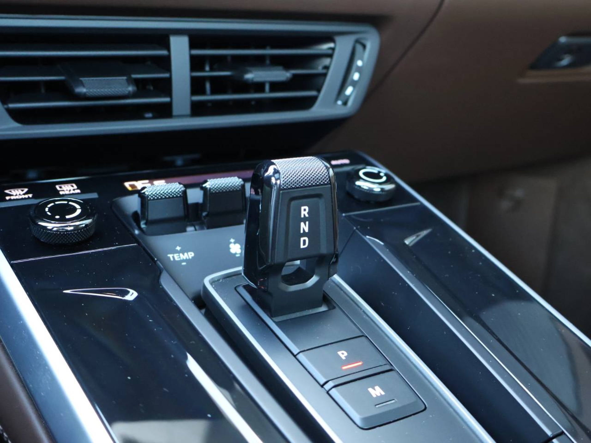 PORSCHE 911 Carrera S-image-23