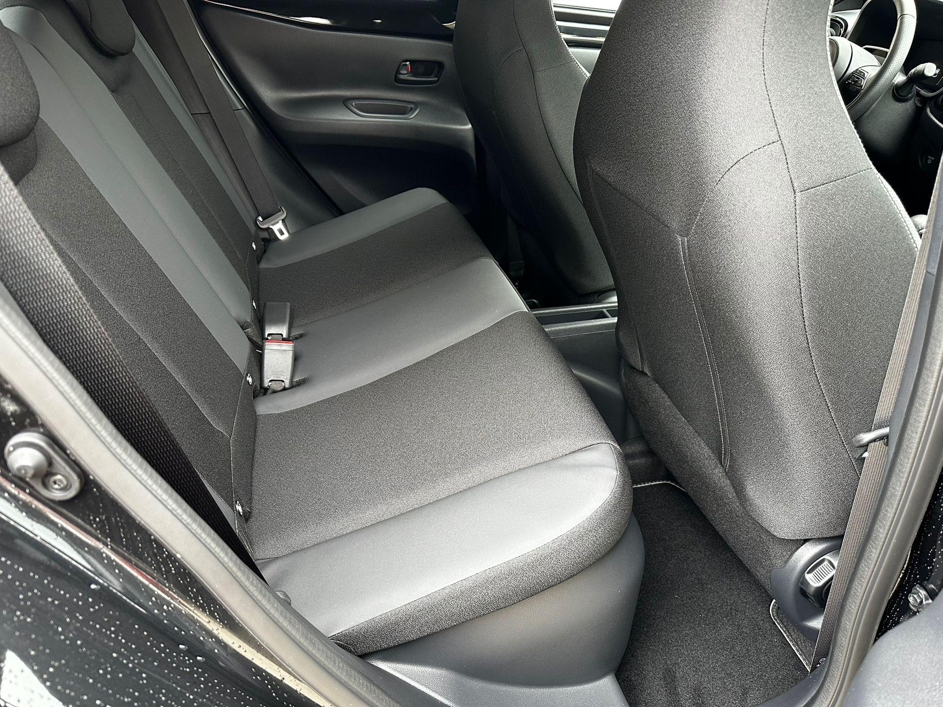TOYOTA Aygo X 1.5 VVT-i HSD GR Sport-image-11