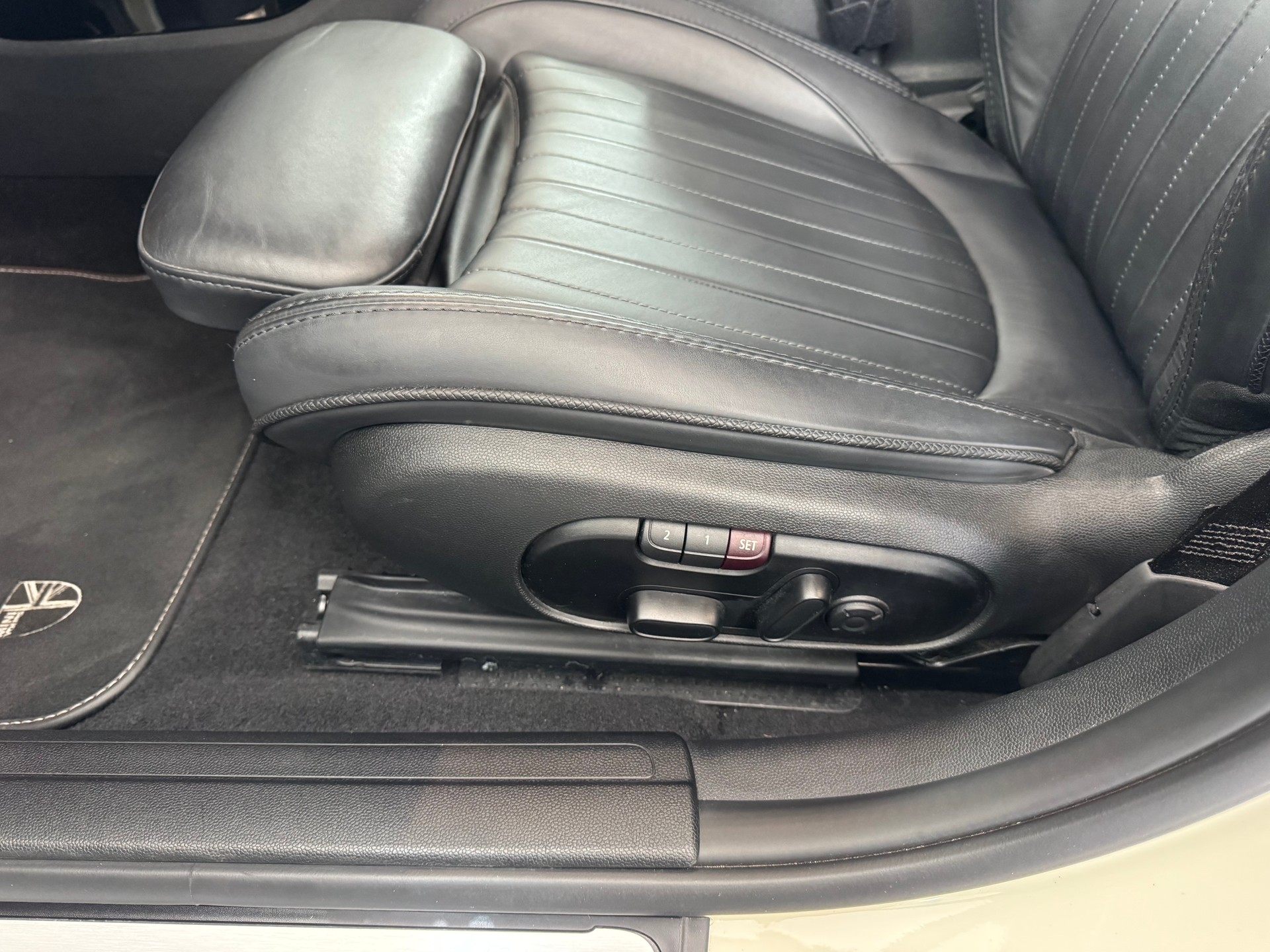 MINI Clubman Cooper S ALL4 Steptronic-image-13