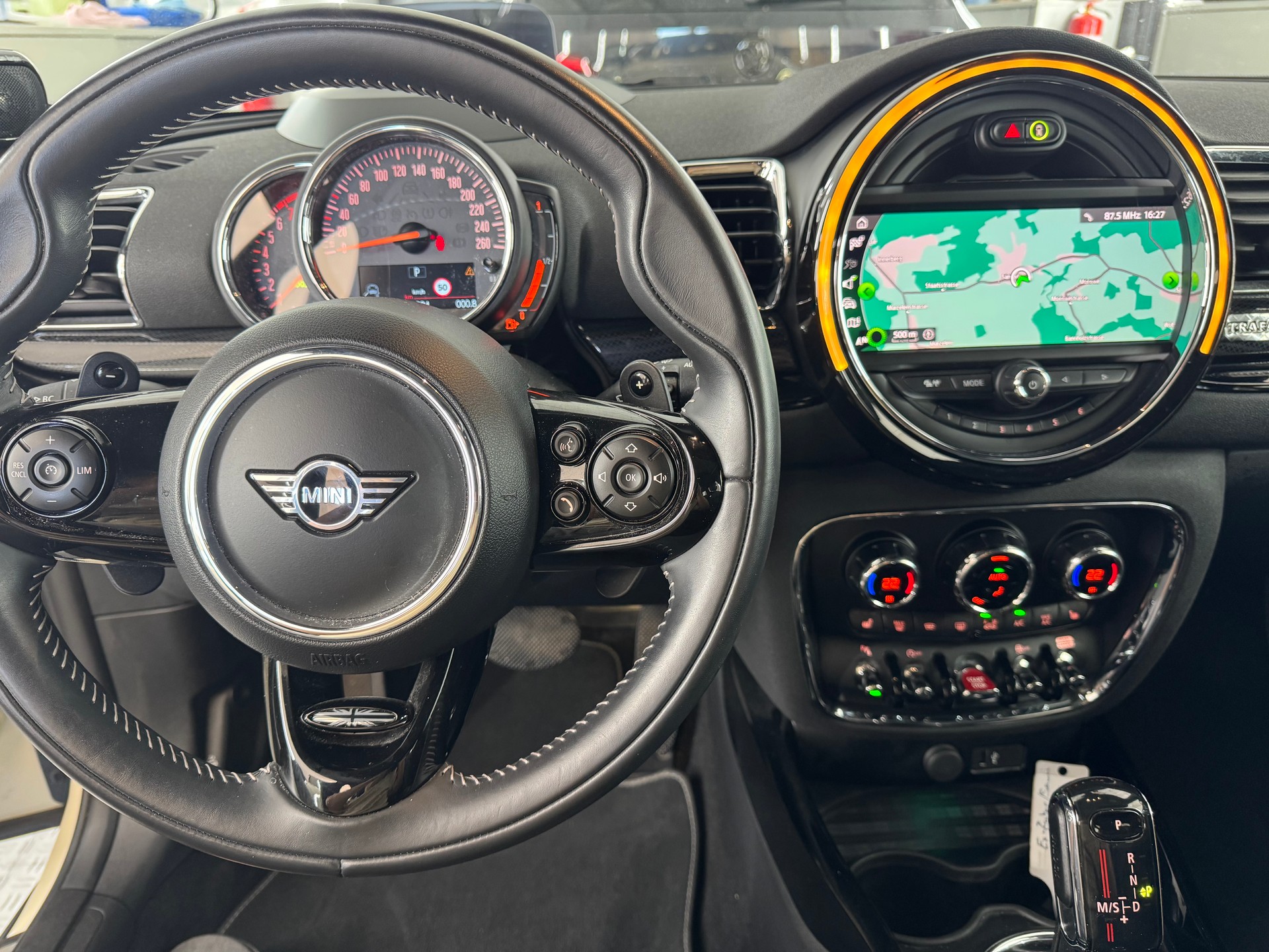 MINI Clubman Cooper S ALL4 Steptronic-image-11